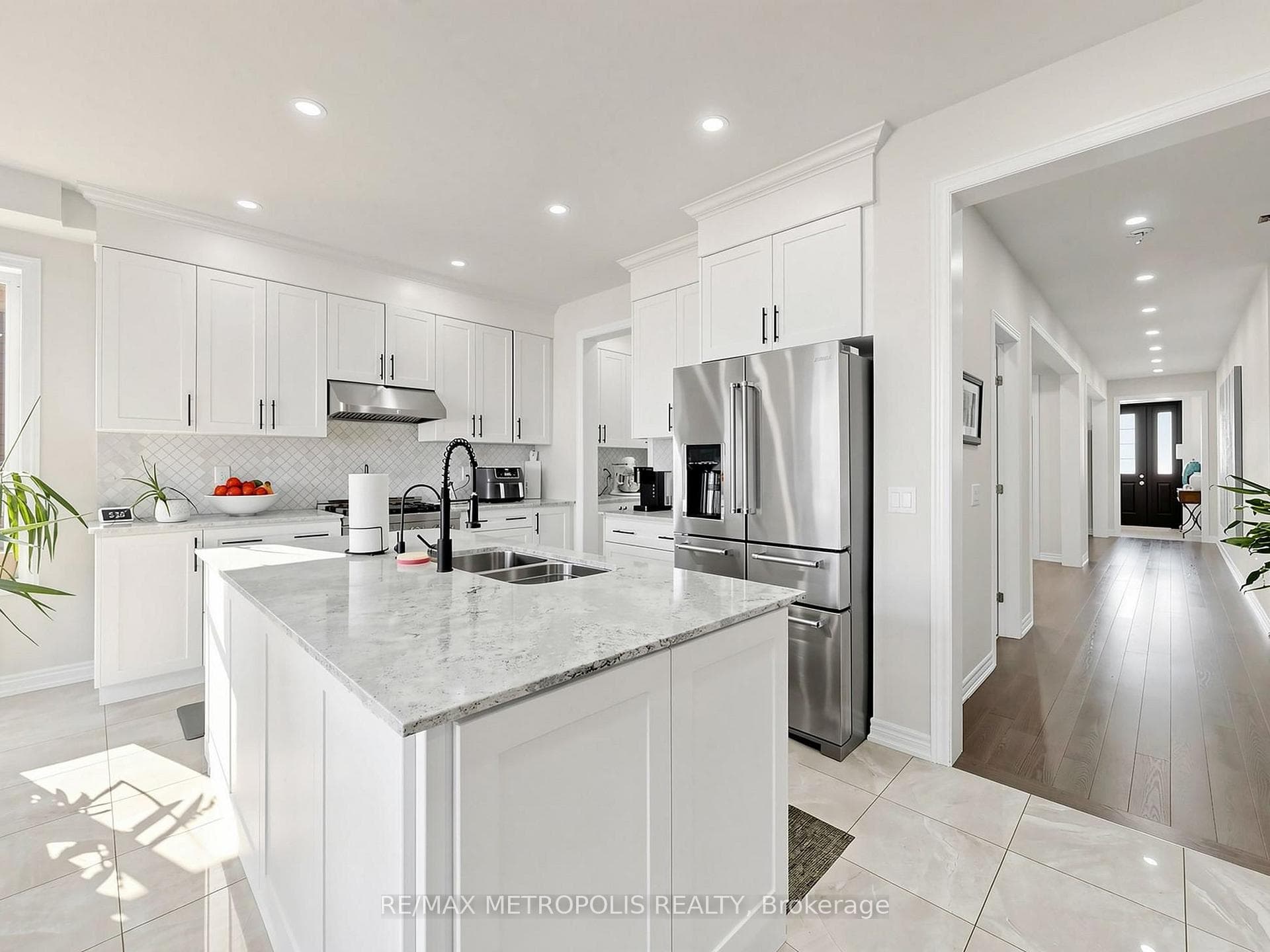 17 Neilly Terrace N, Bradford West Gwillimbury, ON L3Z 4L1, Bradford West Gwillimbury, ON — photo 16 of 51