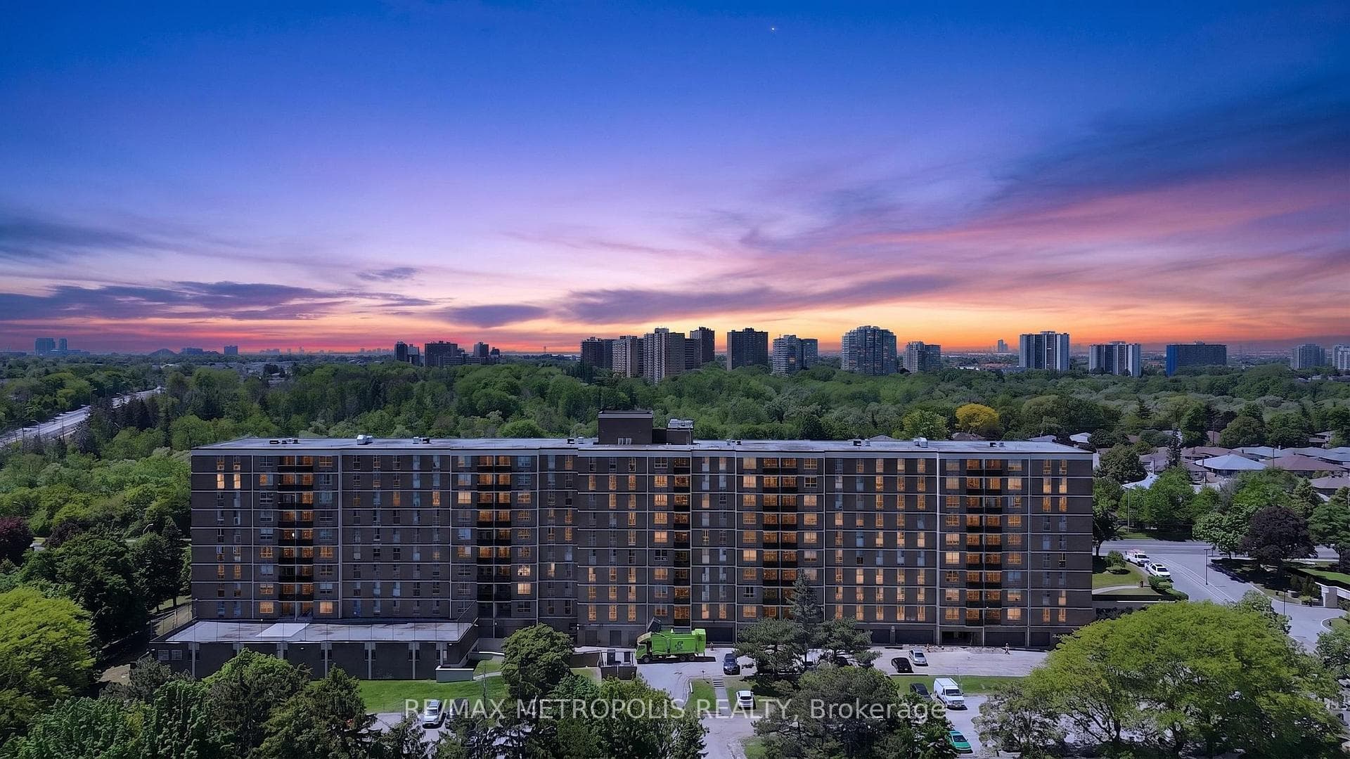 2825 Islington Avenue 104, Toronto W05, ON M9L 2K1, Toronto W05, ON — photo 1 of 40