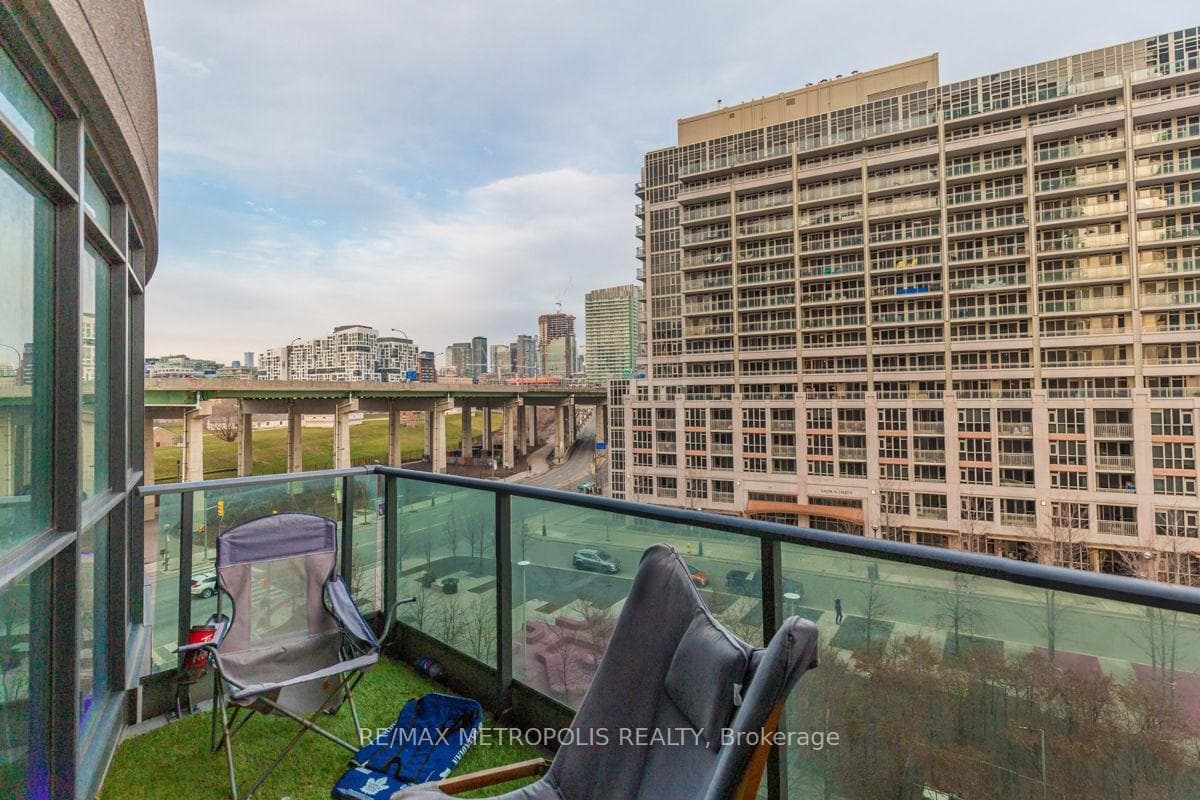 209 Fort York Boulevard 678, Toronto, ON M5V 4A1, Toronto C01, ON — photo 52 of 56