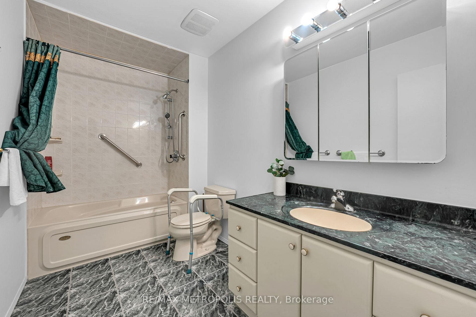 76 Harrington Crescent, Toronto C15, ON M2M 2Y5, Toronto C15, ON — photo 16 of 50