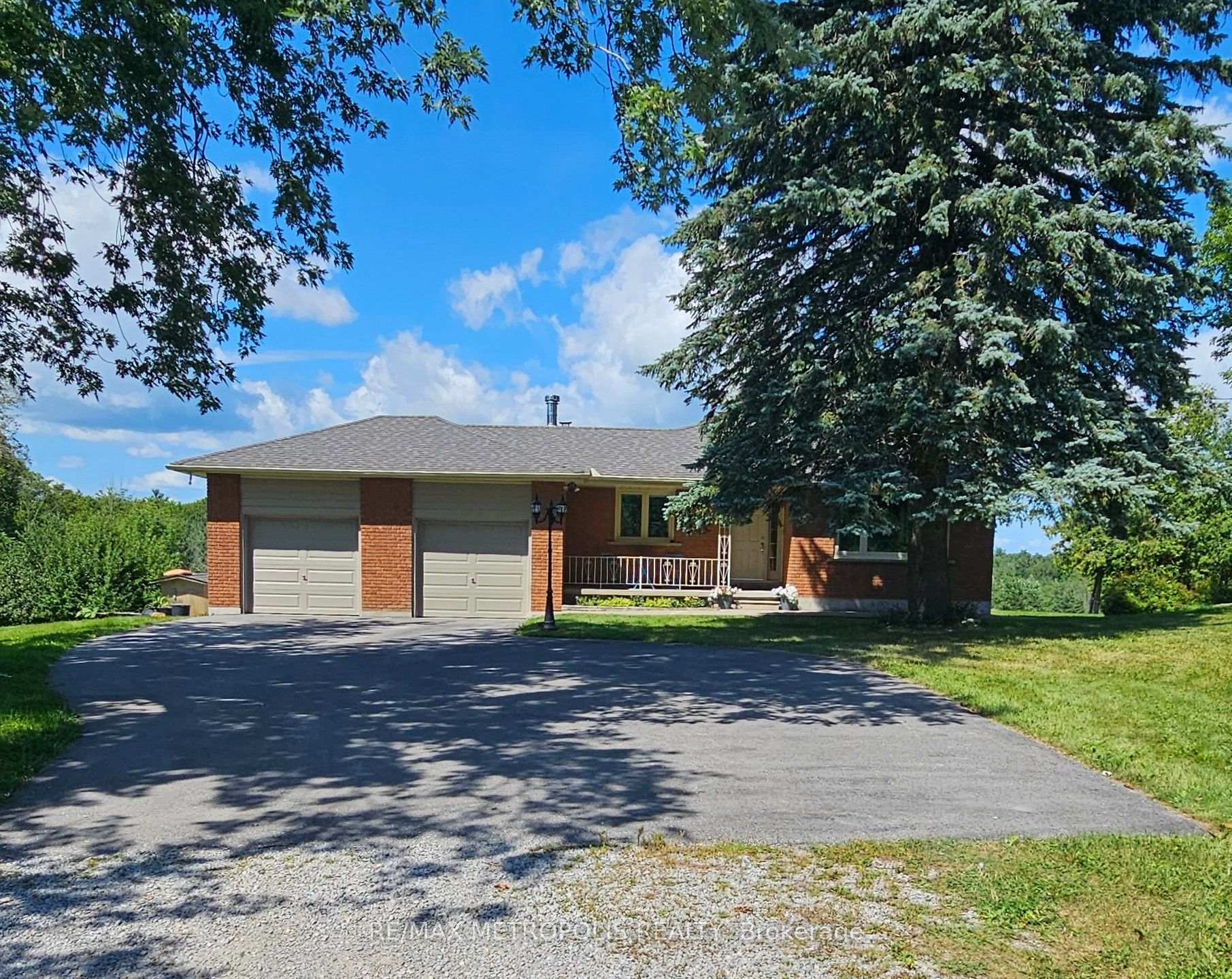 6370 Hillsdale Drive, Whitchurch-Stouffville, ON L4A 3B8, Whitchurch-Stouffville, ON — photo 1 of 38