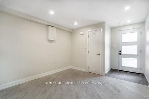 62 Davelayne Road, Toronto W05, ON M9M 2A7, Toronto W05, ON — photo 2 of 56