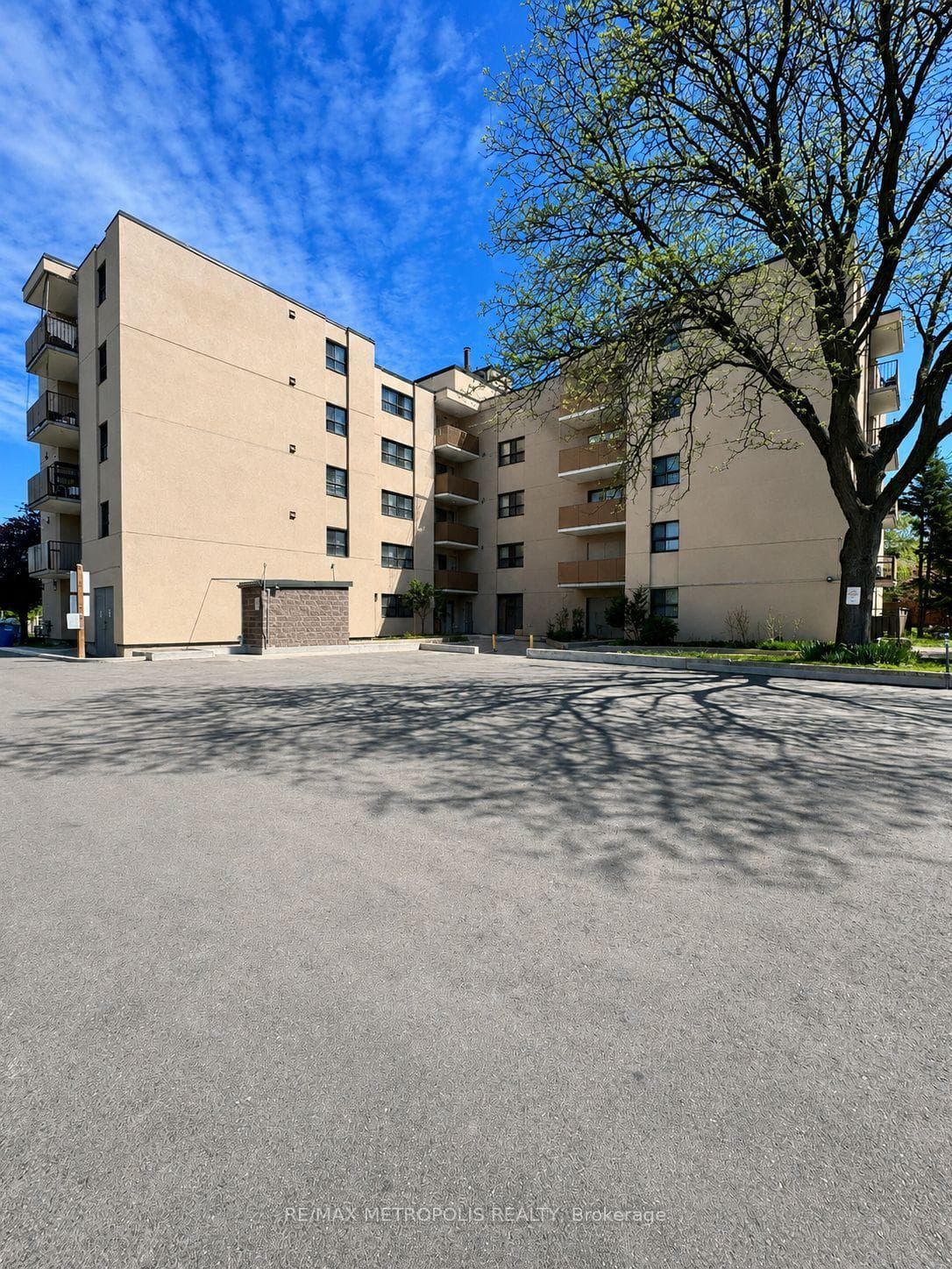 1445 Wilson Avenue 202, Toronto, ON M3M 1J5, Toronto W05, ON — photo 4 of 17