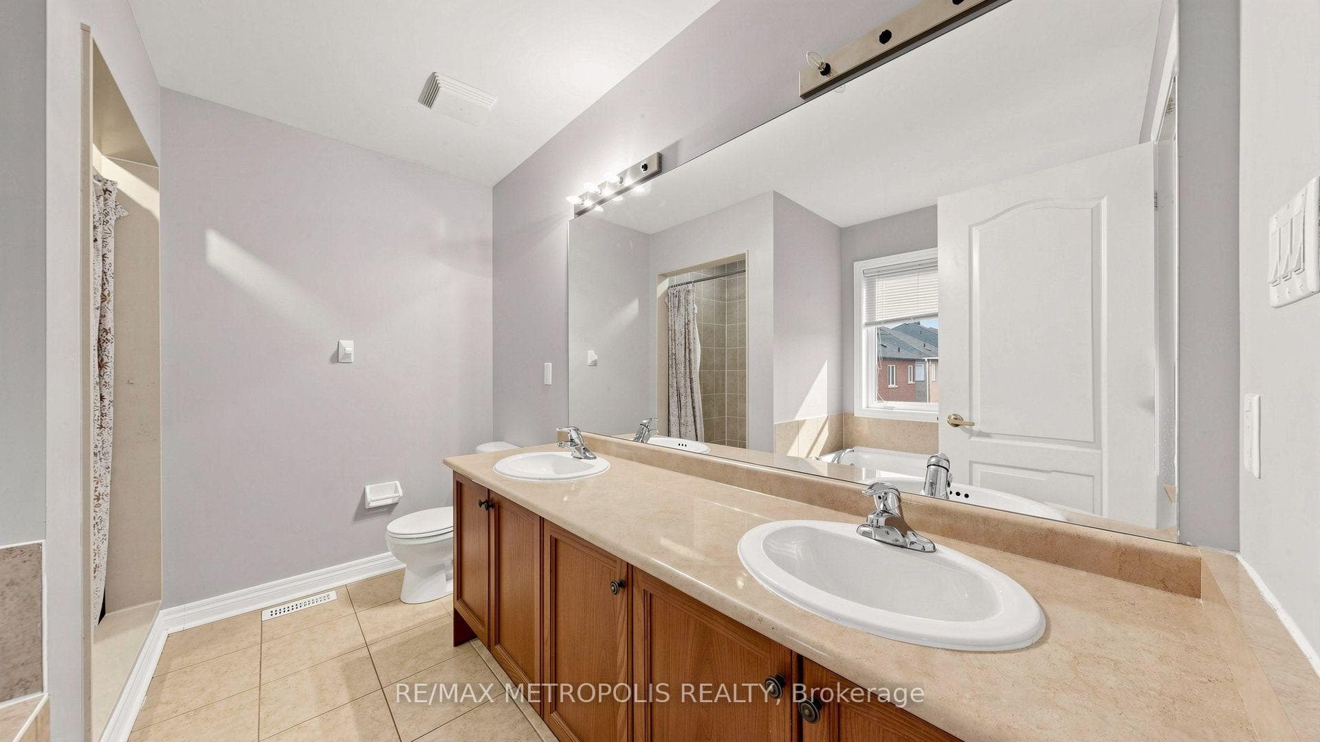 138 Yakefarm Boulevard, Whitchurch-Stouffville, ON L4A 0R8, Whitchurch-Stouffville, ON — photo 20 of 62