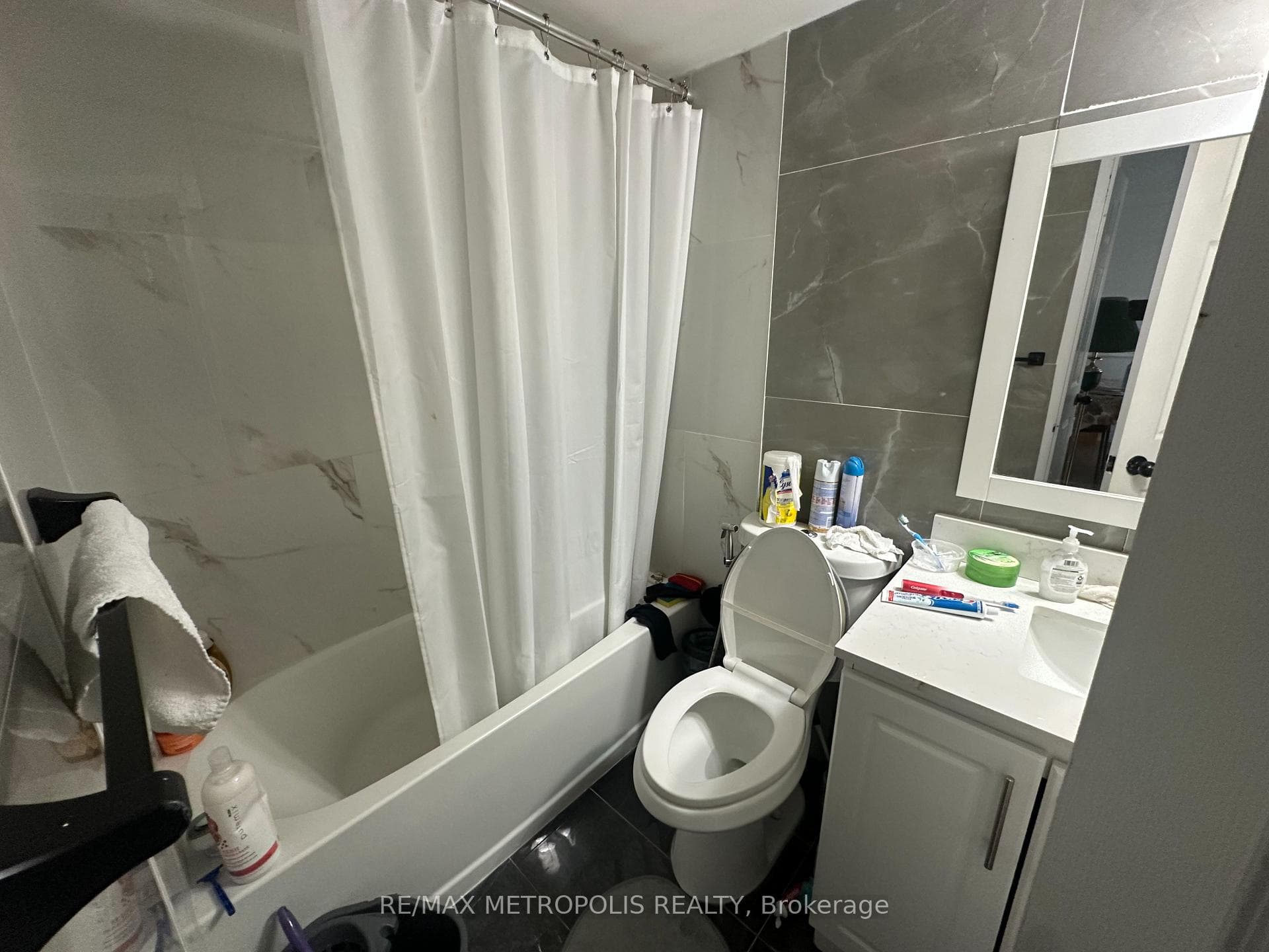 350 Rathburn Road W 307, Mississauga, ON L5B 3Y2, Mississauga, ON — photo 9 of 12