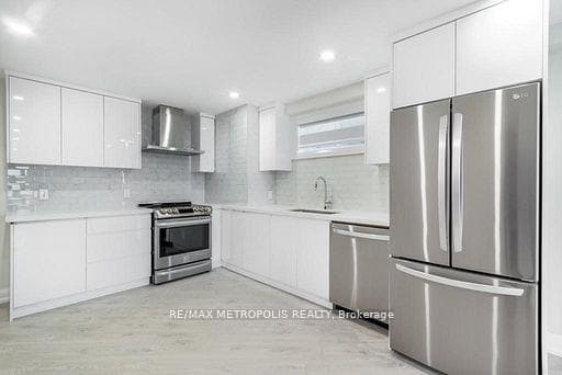 62 Davelayne Road, Toronto W05, ON M9M 2A7, Toronto W05, ON — photo 1 of 56