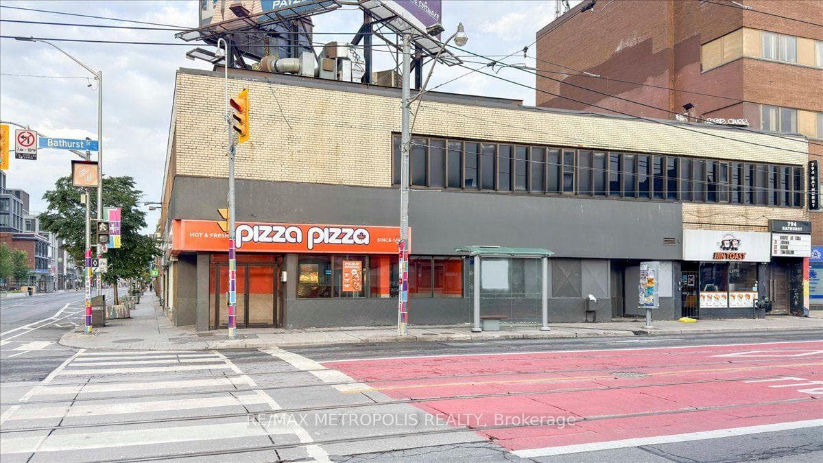 558 BLOOR ST Street, Toronto, ON M6G 1K1, Toronto C02, ON — photo 2 of 50