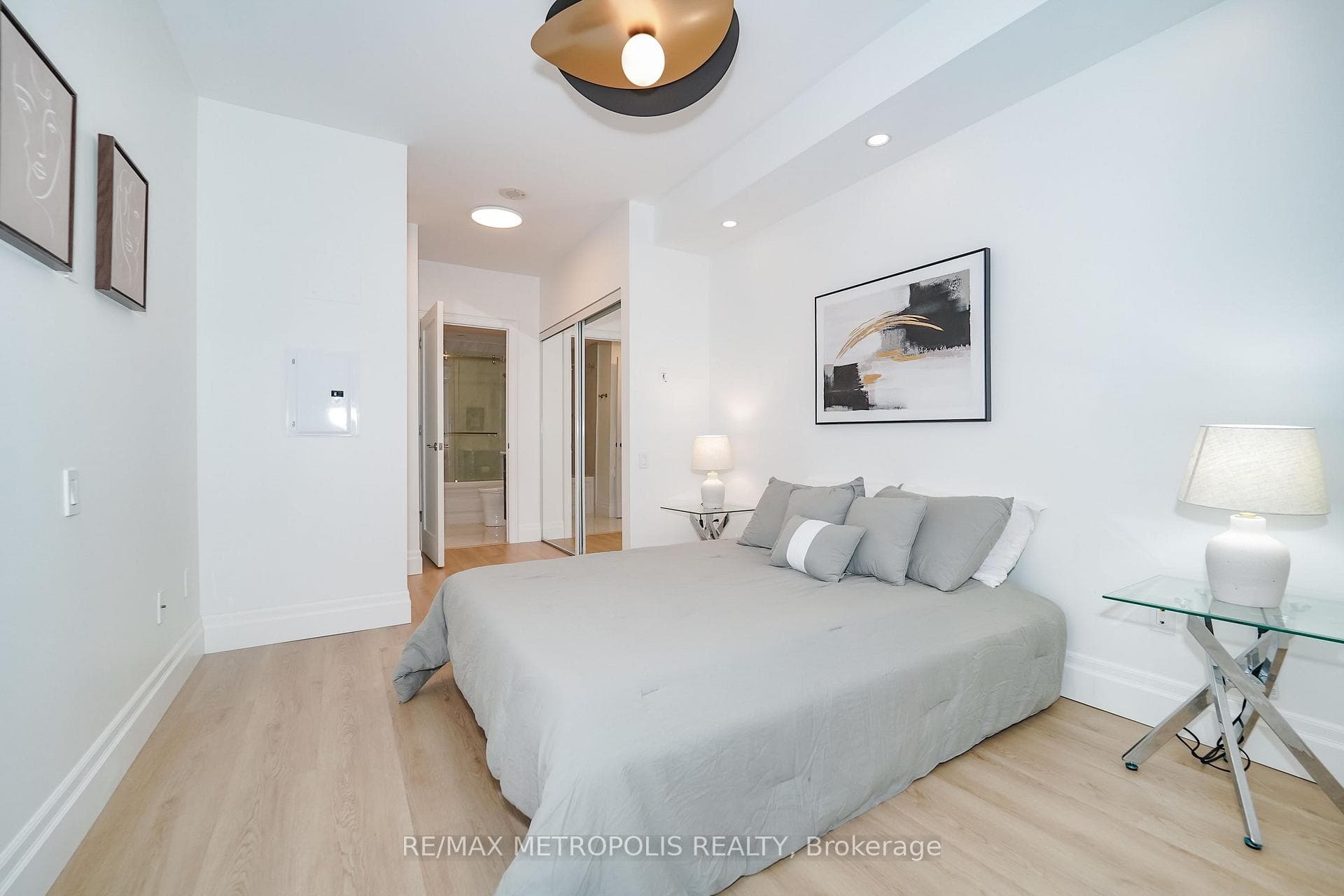 2191 Yonge Street 3709, Toronto, ON M4S 3H8, Toronto C10, ON — photo 21 of 36