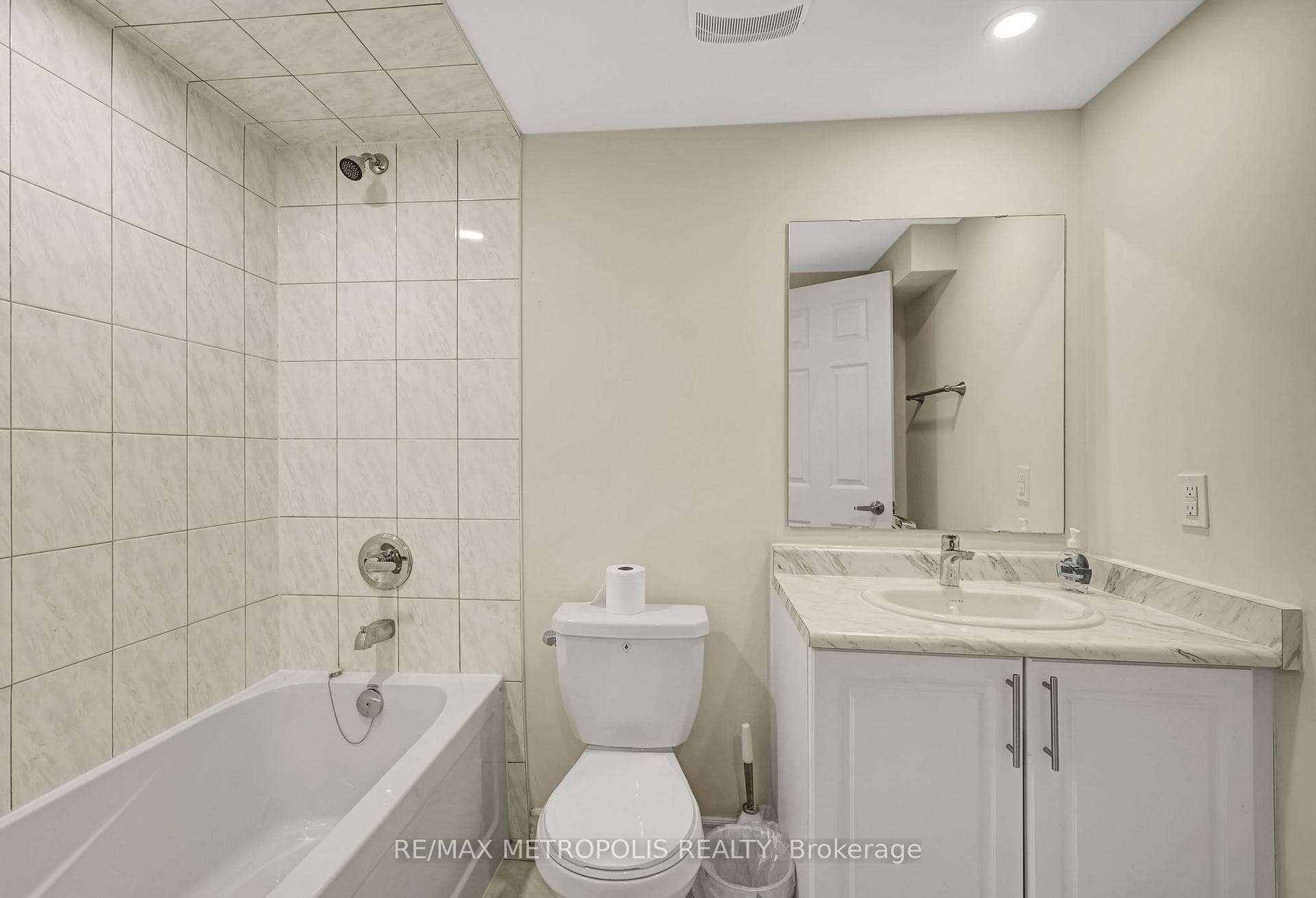 15 Douglas Kemp Crescent, Clarington, ON L1C 7E3, Clarington, ON — photo 40 of 50
