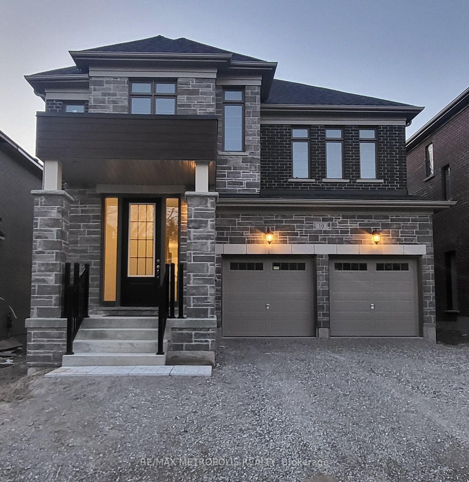 10 Wraggs Road, Bradford West Gwillimbury, ON L3Z 4N1, Bradford West Gwillimbury, ON — photo 1 of 16