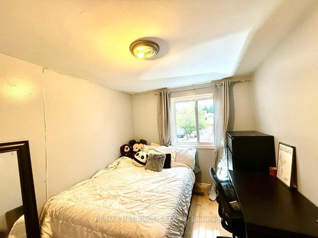 4 Shepmore Terrace, Toronto, ON M1B 3H4, Toronto E11, ON — photo 24 of 30