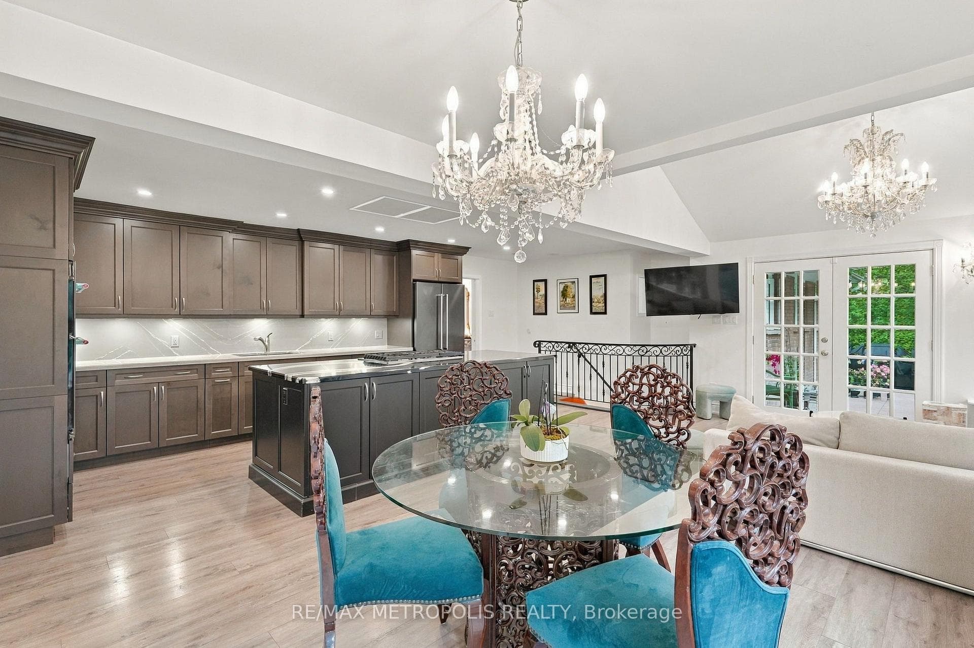 1228 Elgin Crescent, Oakville, ON L6H 2J7, Oakville, ON — photo 10 of 50