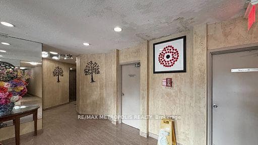 10 Martha Eaton Way 713, Toronto W04, ON M6M 5B3, Toronto W04, ON — photo 4 of 50
