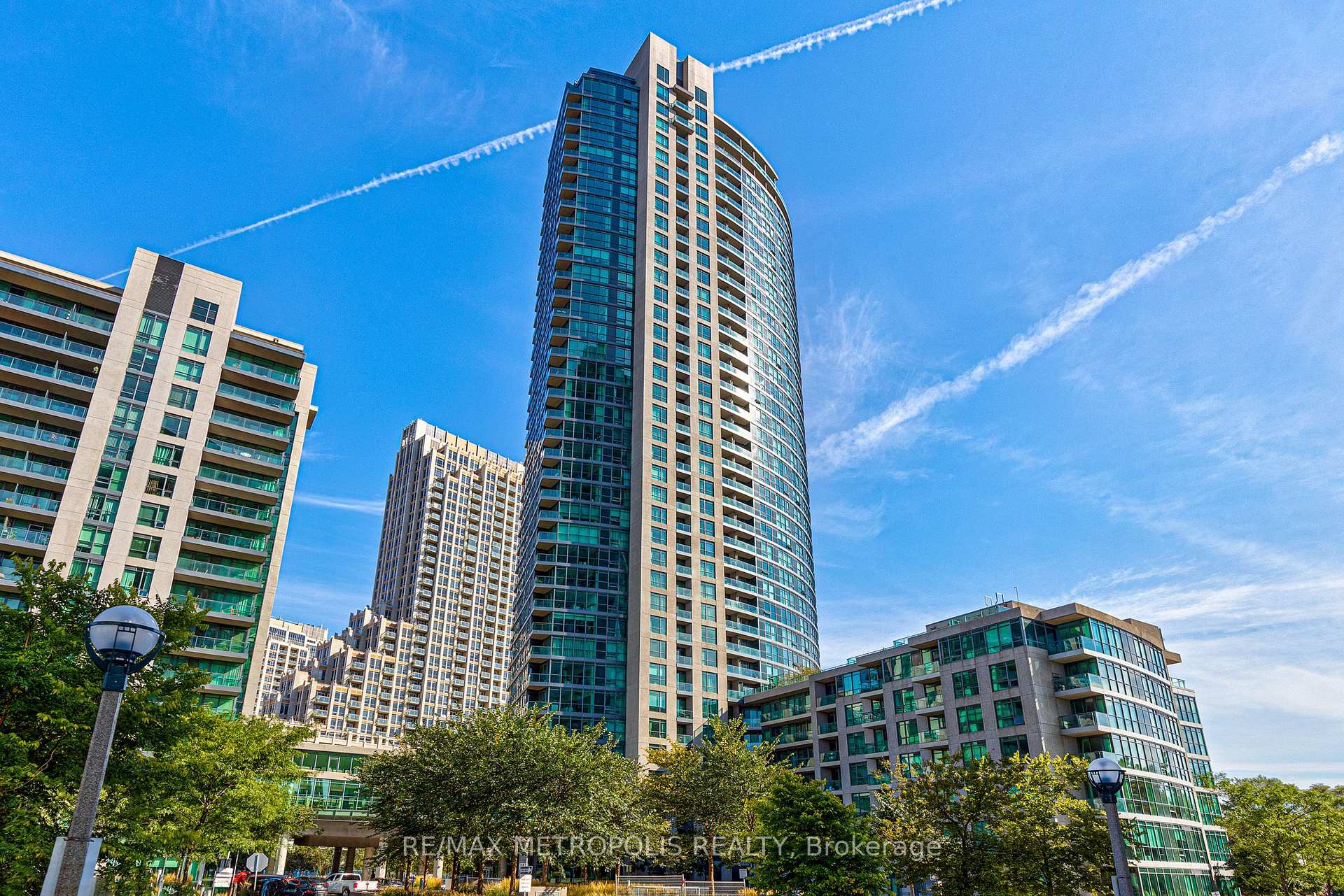 215 Fort York Boulevard 208, Toronto C01, ON M5V 4A2, Toronto C01, ON — photo 1 of 25