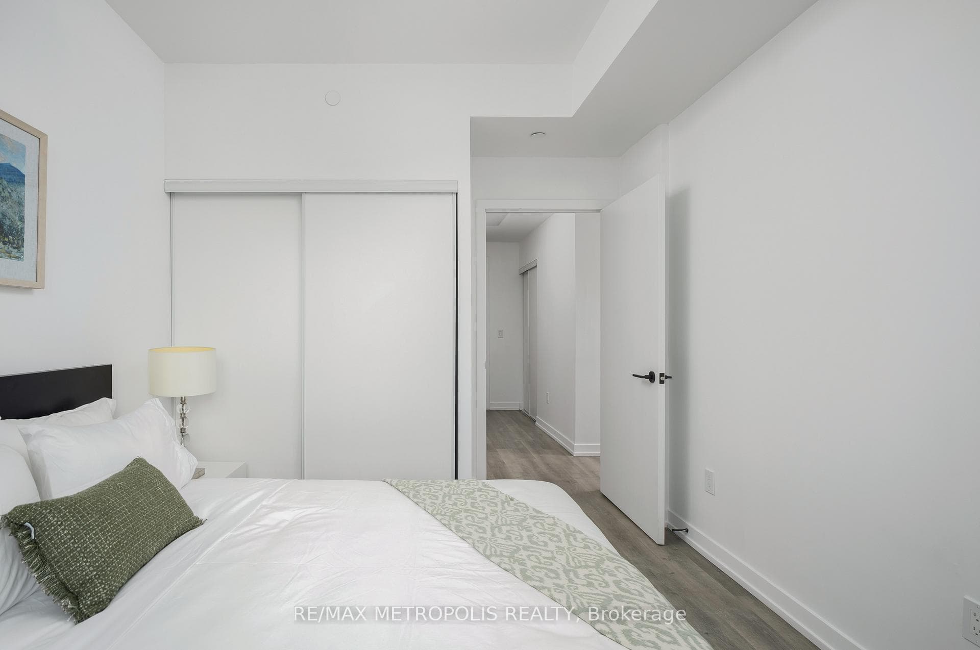 2300 St Clair Avenue W 307, Toronto, ON M6N 0B3, Toronto W02, ON — photo 10 of 41
