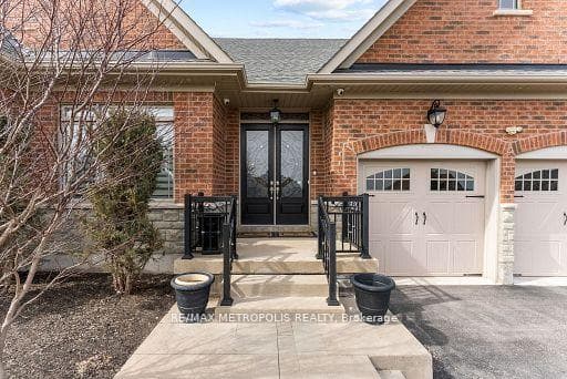 8 Nature's Landing Drive, East Garafraxa, ON L9W 6T8, East Garafraxa, ON — photo 3 of 40