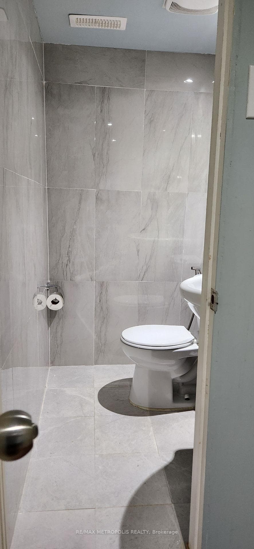 21 Rockwood Drive 8, Toronto, ON M1M 3M9, Toronto E08, ON — photo 24 of 34