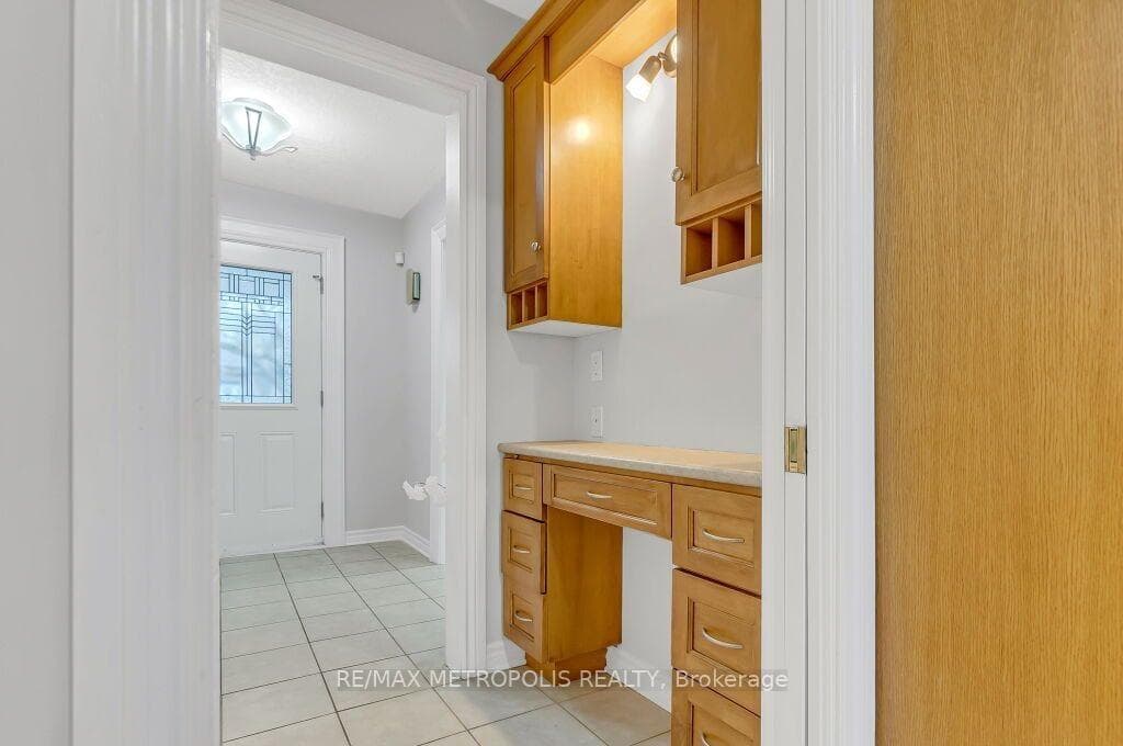 100 Warren Road, Kitchener, ON N2M 4T4, Kitchener, ON — photo 13 of 37