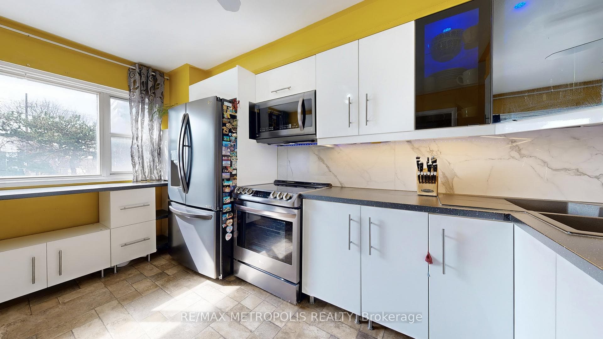 13 Candy Court Way 13, Toronto C07, ON M2R 2Y7, Toronto C07, ON — photo 16 of 48