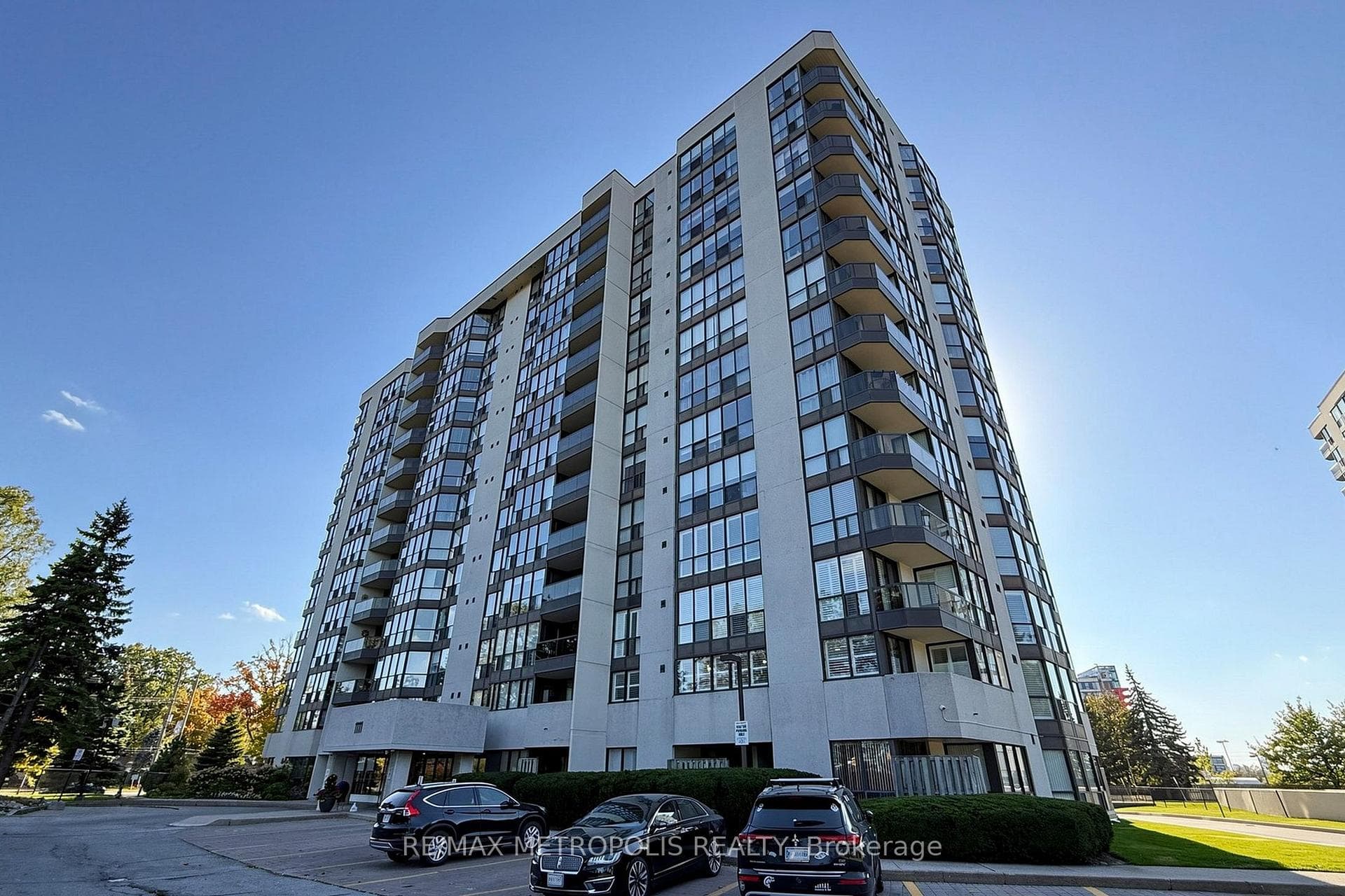 1111 Bough Beeches Boulevard 207, Mississauga, ON L4W 4N1, Mississauga, ON — photo 1 of 49