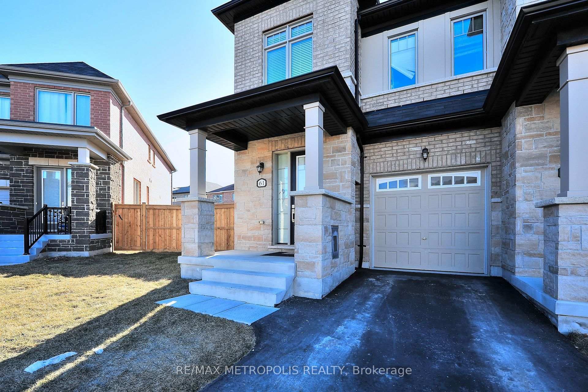 61 Seedling Crescent, Whitchurch-Stouffville, ON L4A 4V5, Whitchurch-Stouffville, ON — photo 5 of 37