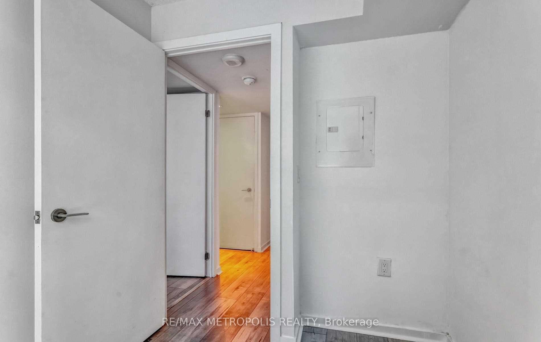 36 Lisgar Street 712E, Toronto, ON M6J 0C7, Toronto C01, ON — photo 12 of 25