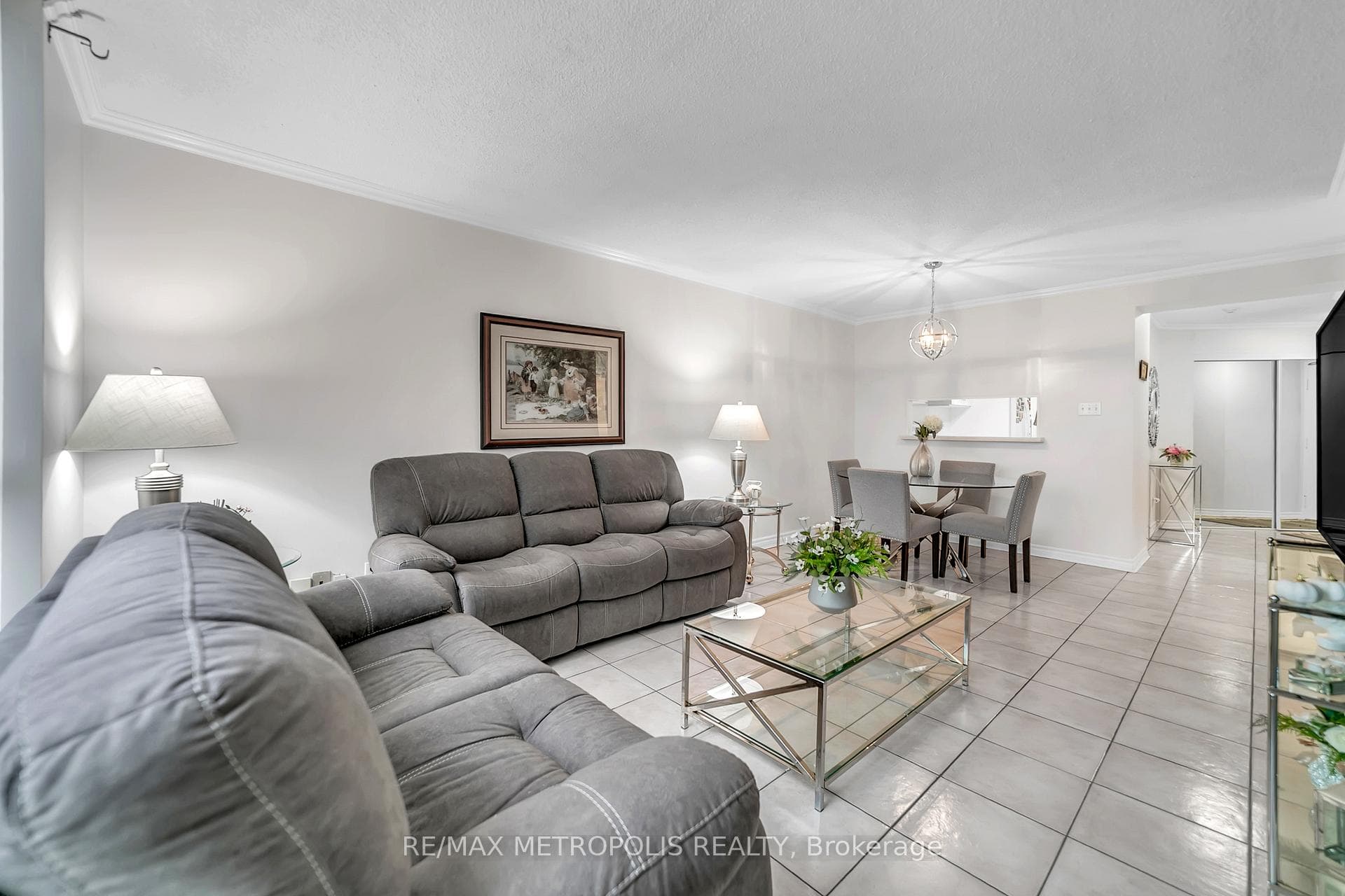 2470 Eglinton Avenue W 1604, Toronto W04, ON M6M 5E7, Toronto W04, ON — photo 11 of 26