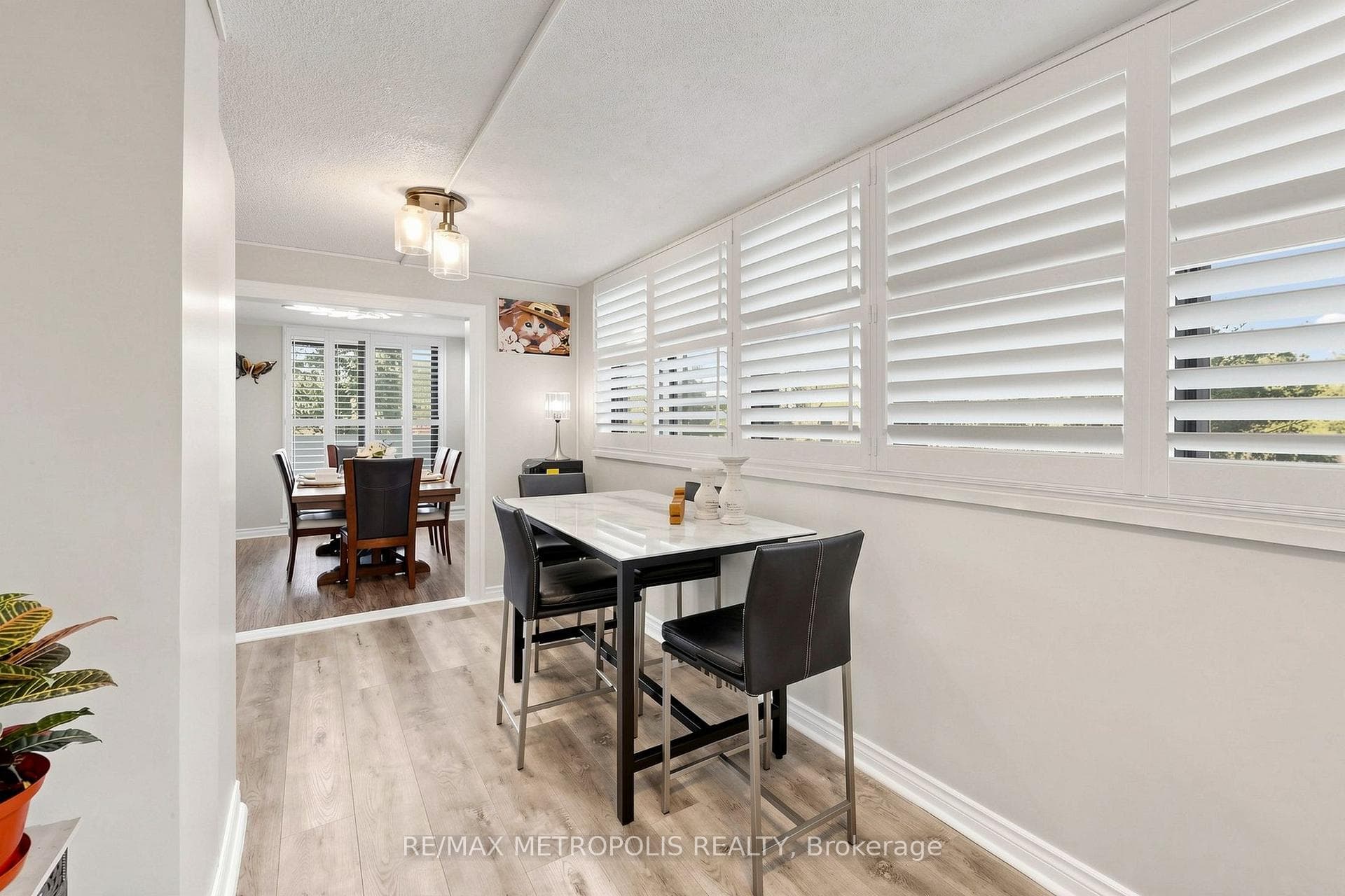 1111 Bough Beeches Boulevard 207, Mississauga, ON L4W 4N1, Mississauga, ON — photo 19 of 49