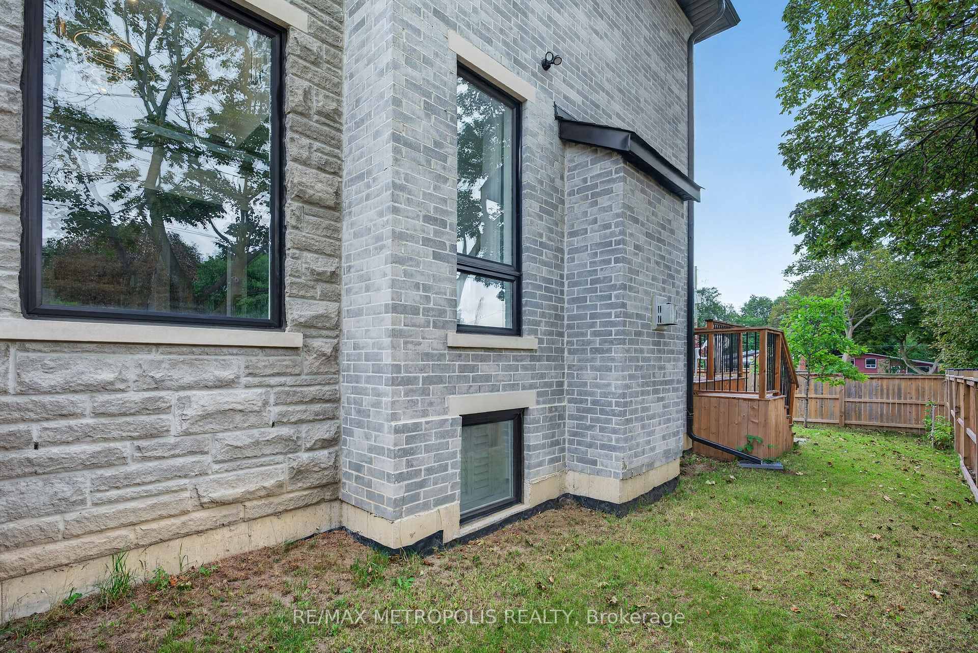 39 Benleigh Drive, Toronto, ON M1H 1J4, Toronto E09, ON — photo 22 of 84