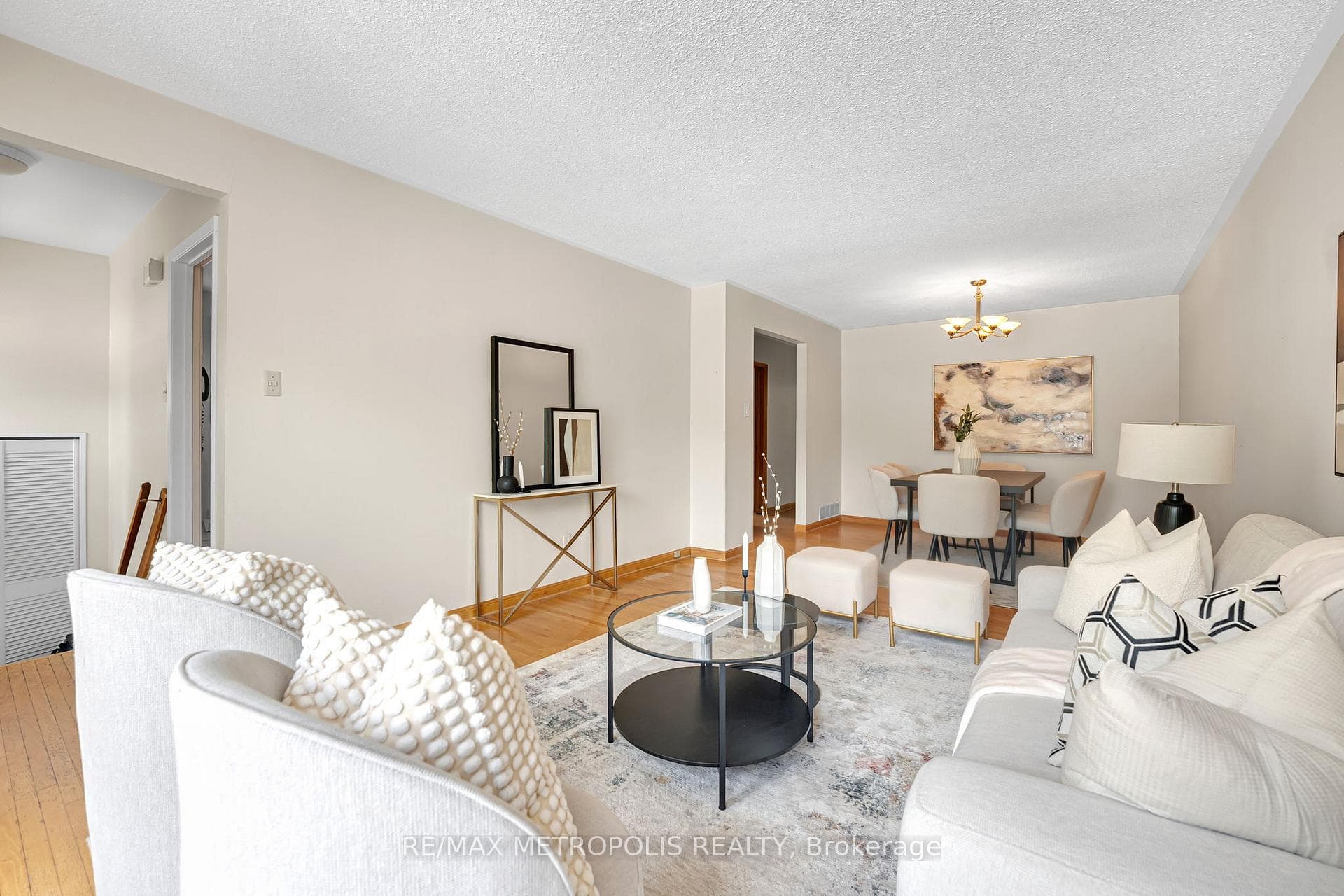 76 Harrington Crescent, Toronto C15, ON M2M 2Y5, Toronto C15, ON — photo 4 of 50