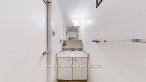 10 Martha Eaton Way 713, Toronto W04, ON M6M 5B3, Toronto W04, ON — photo 45 of 50