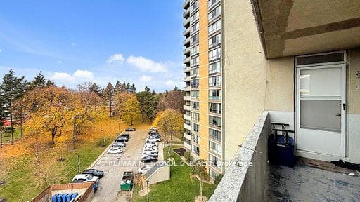 10 Martha Eaton Way 713, Toronto W04, ON M6M 5B3, Toronto W04, ON — photo 24 of 50