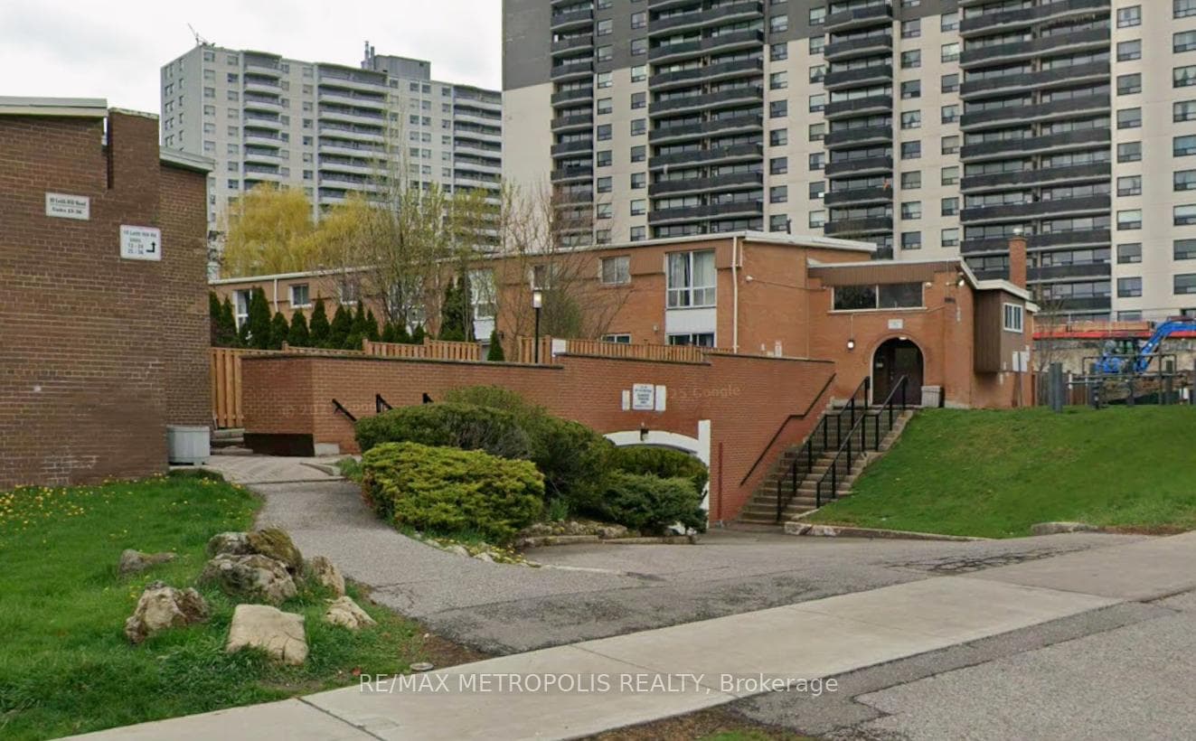 10 Leith Hill Road 11, Toronto C15, ON M2J 1Z2, Toronto C15, ON — photo 1 of 1