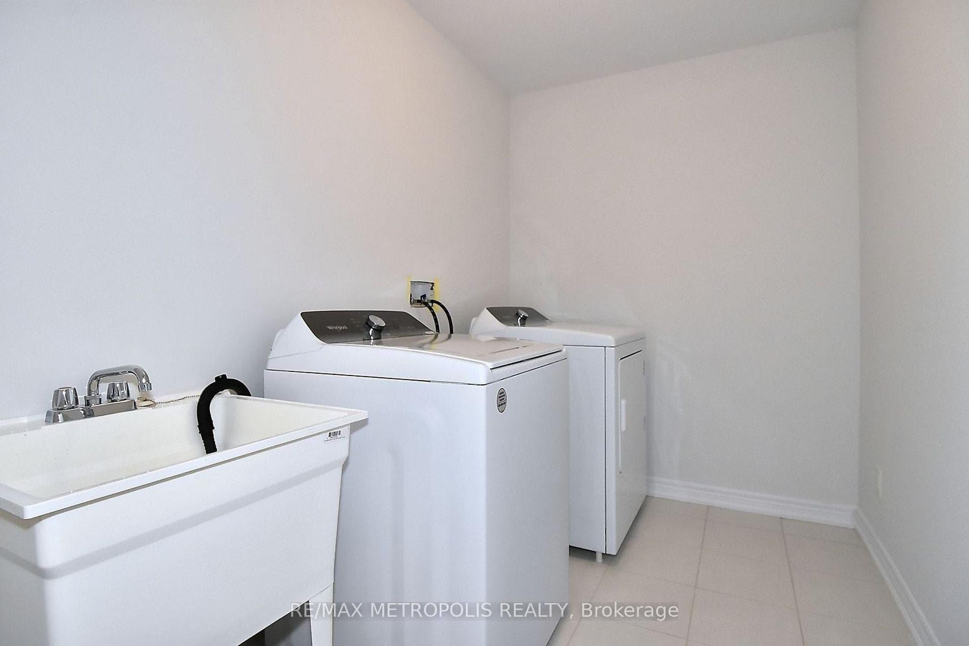 61 Seedling Crescent, Whitchurch-Stouffville, ON L4A 4V5, Whitchurch-Stouffville, ON — photo 34 of 37