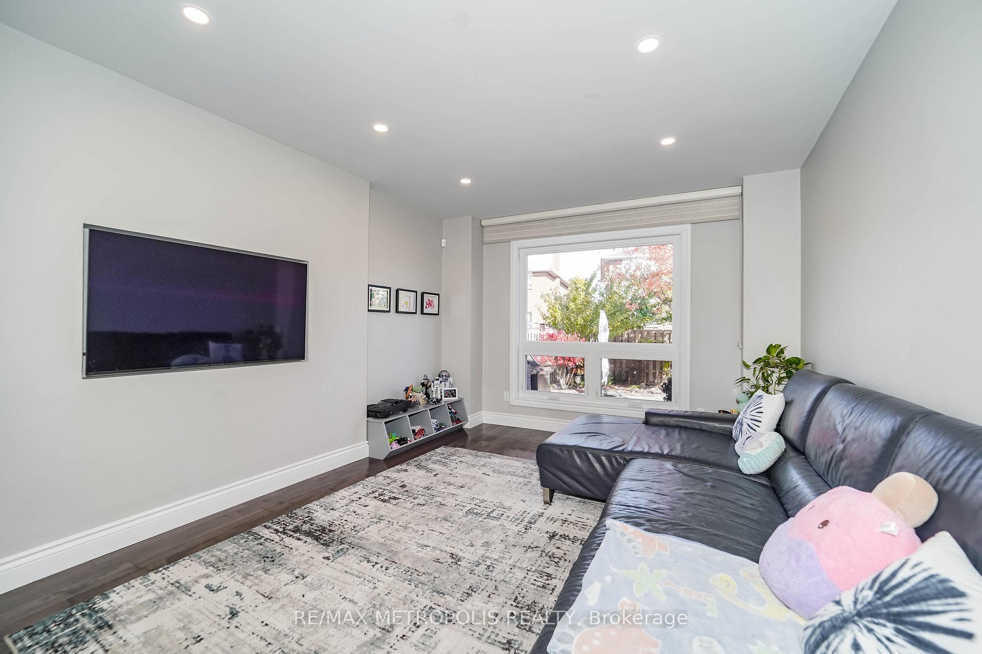 4392 Grassland Crescent, Mississauga, ON L5V 1E2, Mississauga, ON — photo 21 of 57