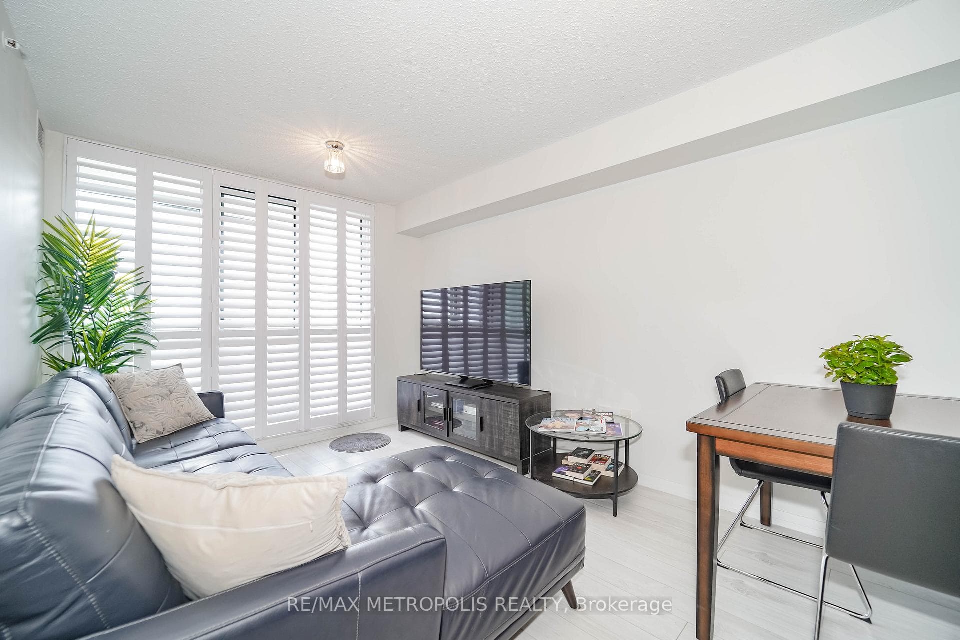 800 Lawrence Avenue W 415, Toronto, ON M6A 0B1, Toronto W04, ON — photo 24 of 72