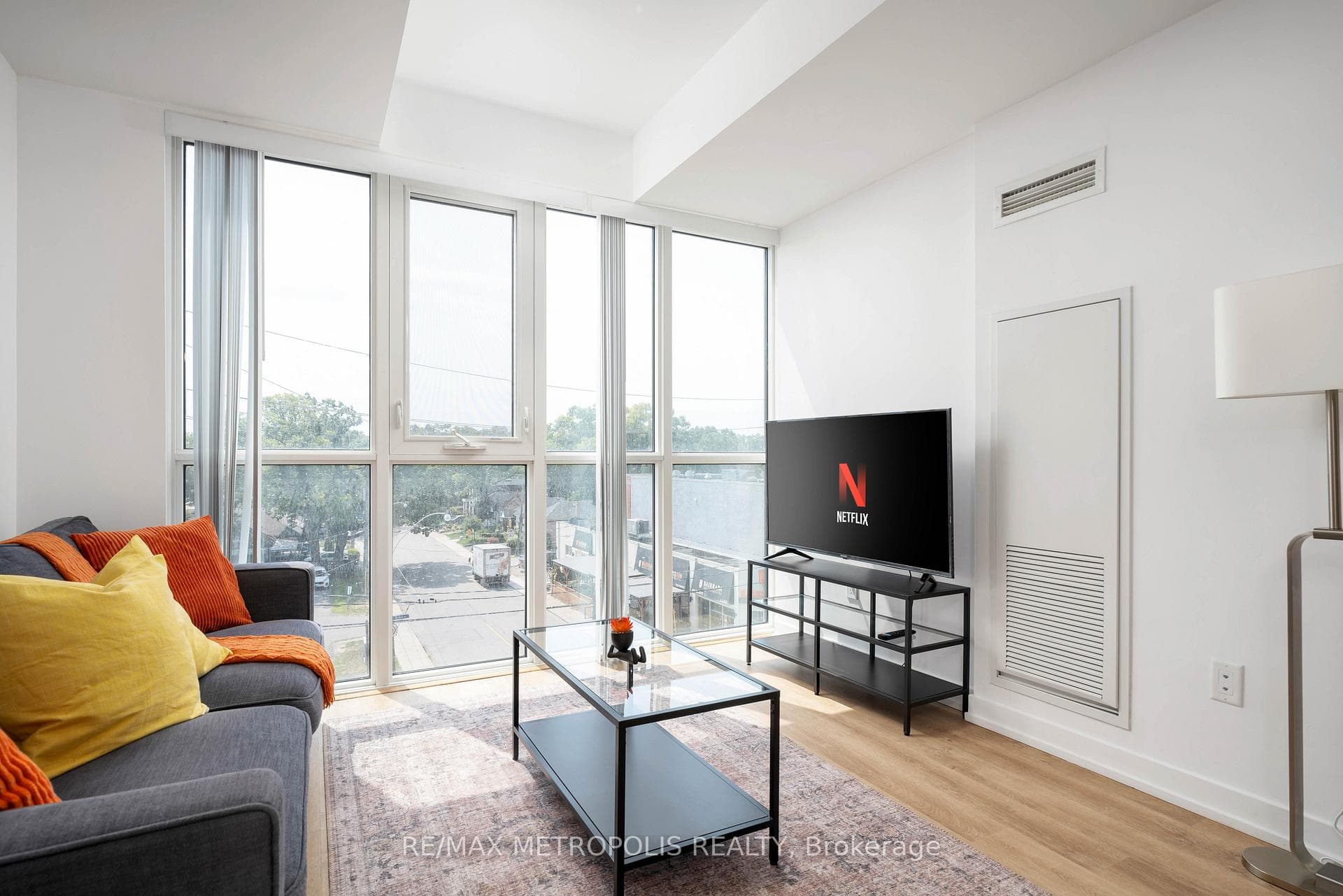 2300 St Clair Avenue W 407, Toronto W02, ON M6N 0B3, Toronto W02, ON — photo 17 of 51
