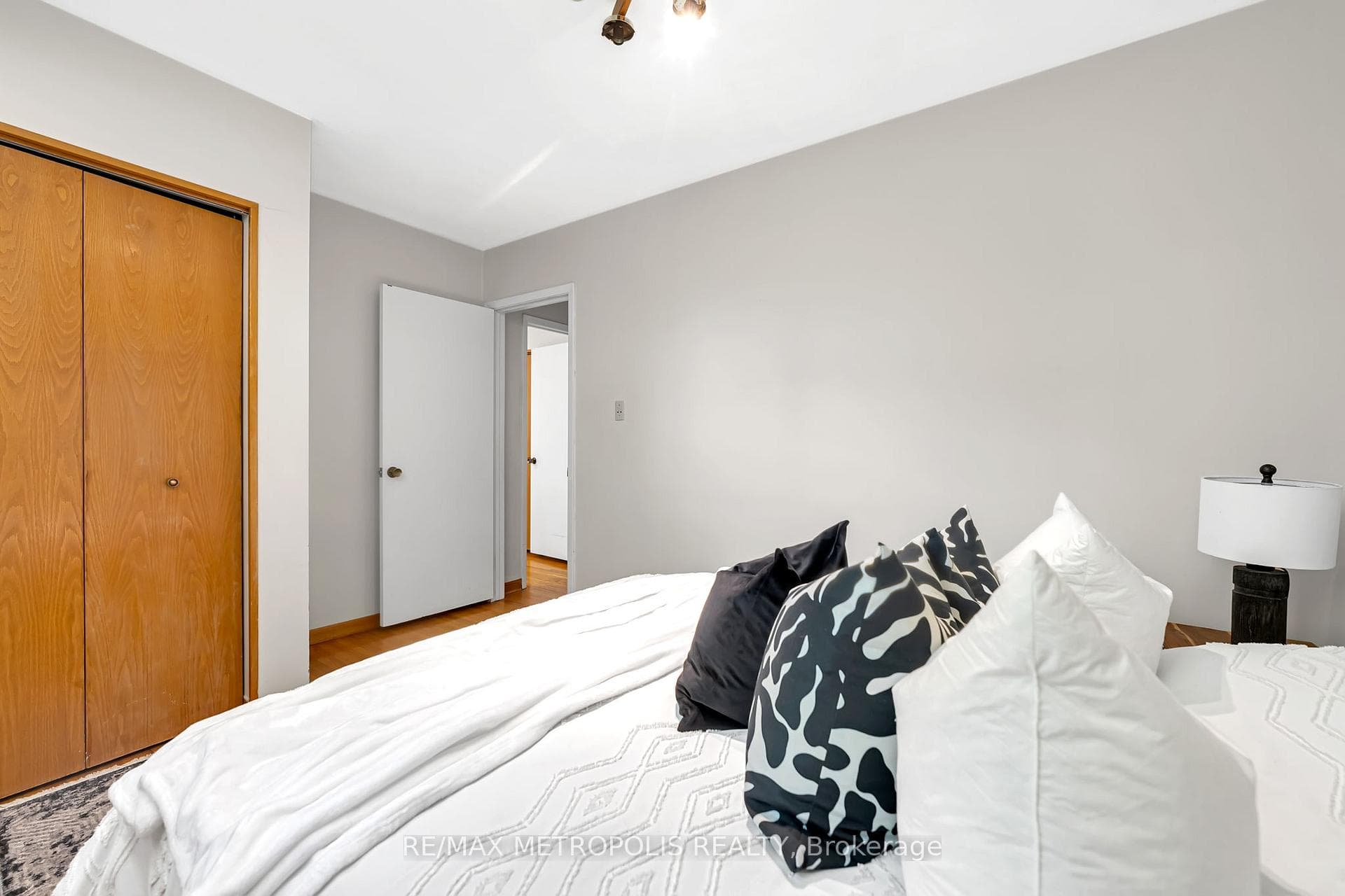 76 Harrington Crescent, Toronto C15, ON M2M 2Y5, Toronto C15, ON — photo 20 of 50