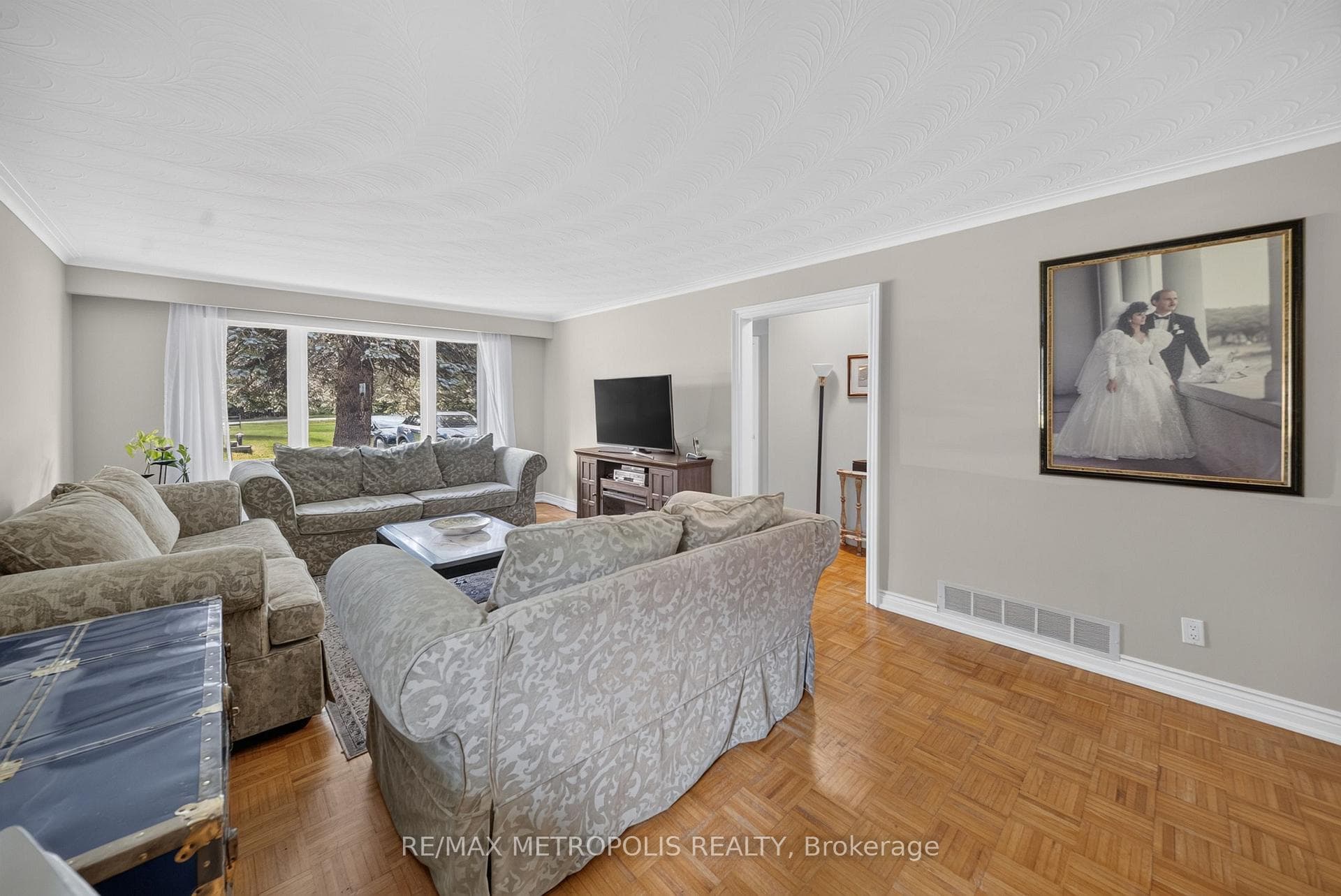 6370 Hillsdale Drive, Whitchurch-Stouffville, ON L4A 3B8, Whitchurch-Stouffville, ON — photo 11 of 38