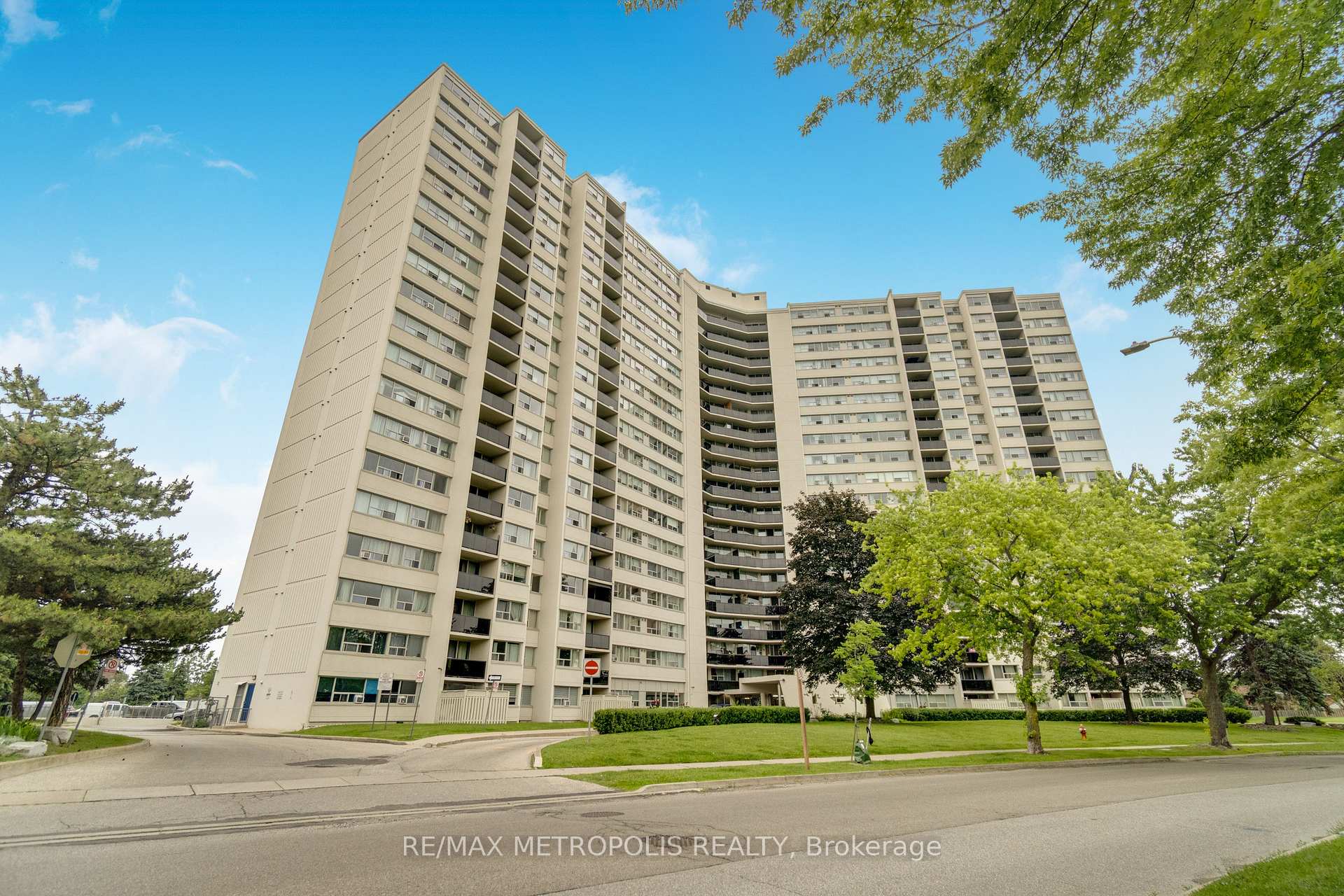 530 Lolita Gardens 1903, Mississauga, ON L5A 3T2, Mississauga, ON — photo 6 of 37