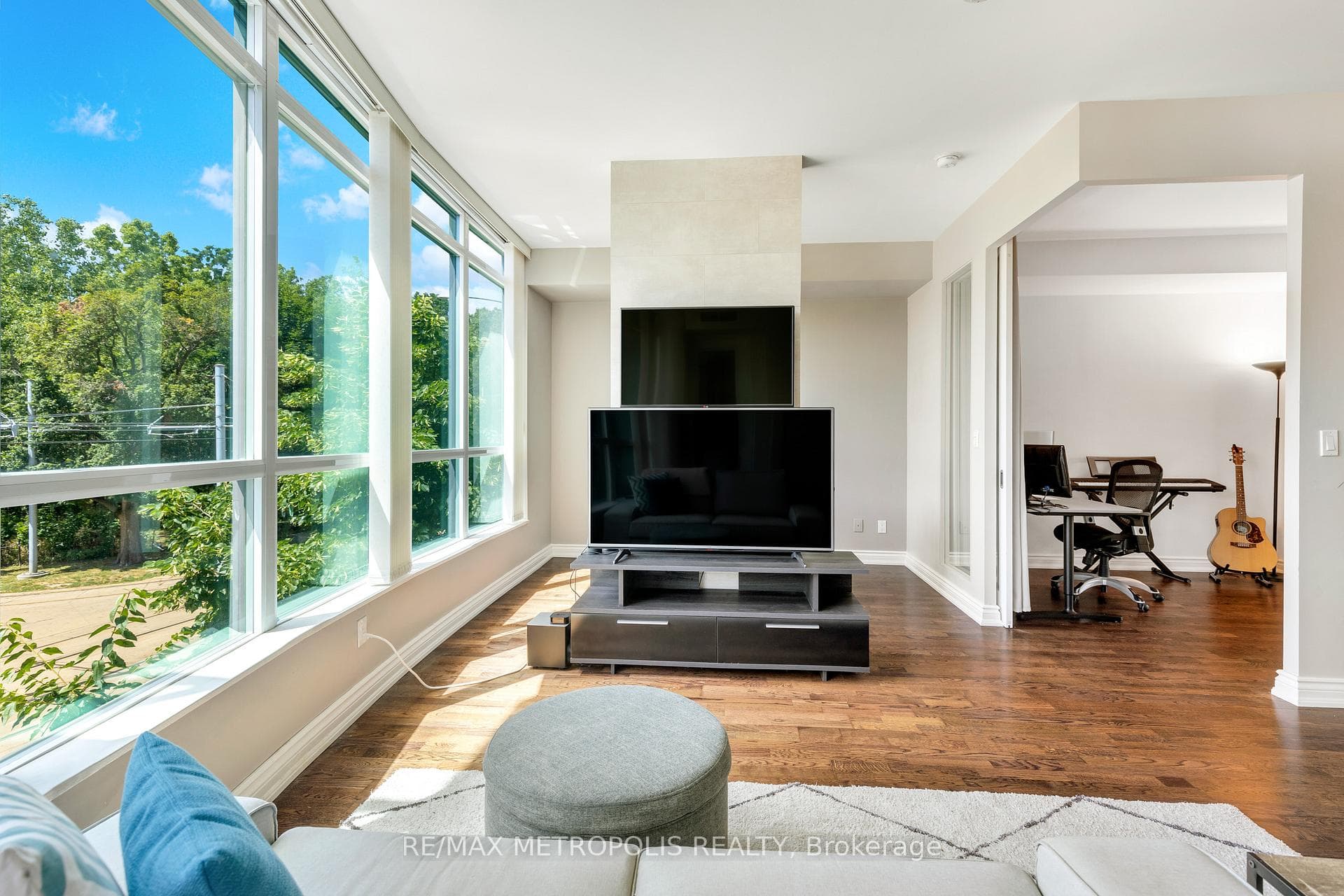 215 Fort York Boulevard 208, Toronto C01, ON M5V 4A2, Toronto C01, ON — photo 4 of 25
