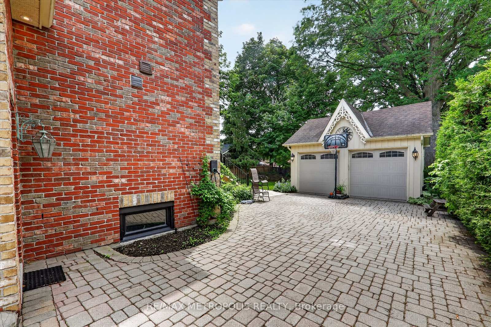 42 Peter Street, Markham, ON L3P 2A6, Markham, ON — photo 6 of 48