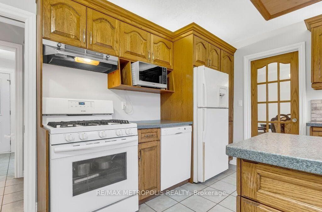 100 Warren Road, Kitchener, ON N2M 4T4, Kitchener, ON — photo 11 of 37