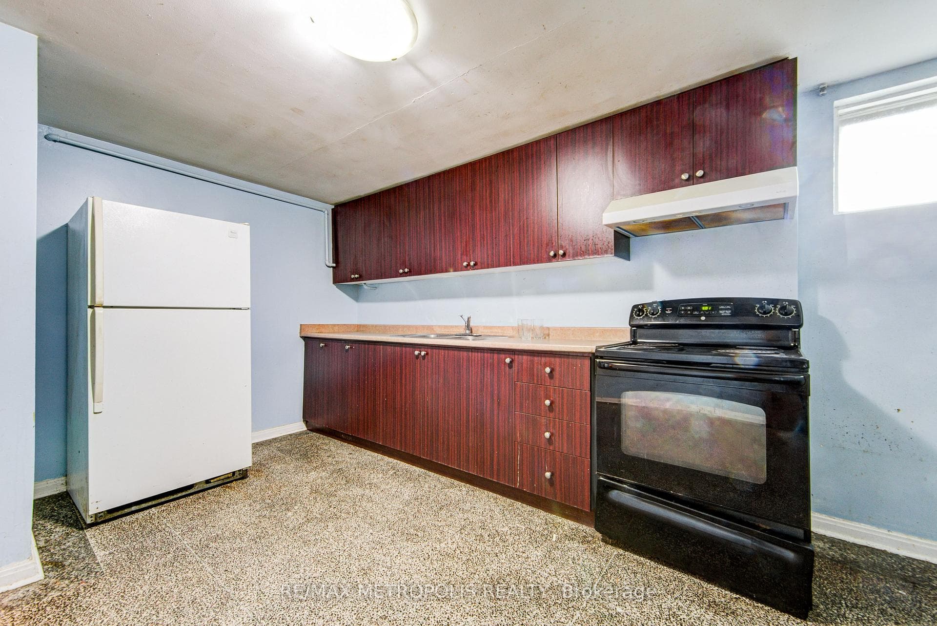 110 Stevenson Road, Toronto, ON M9V 2B5, Toronto W10, ON — photo 27 of 35