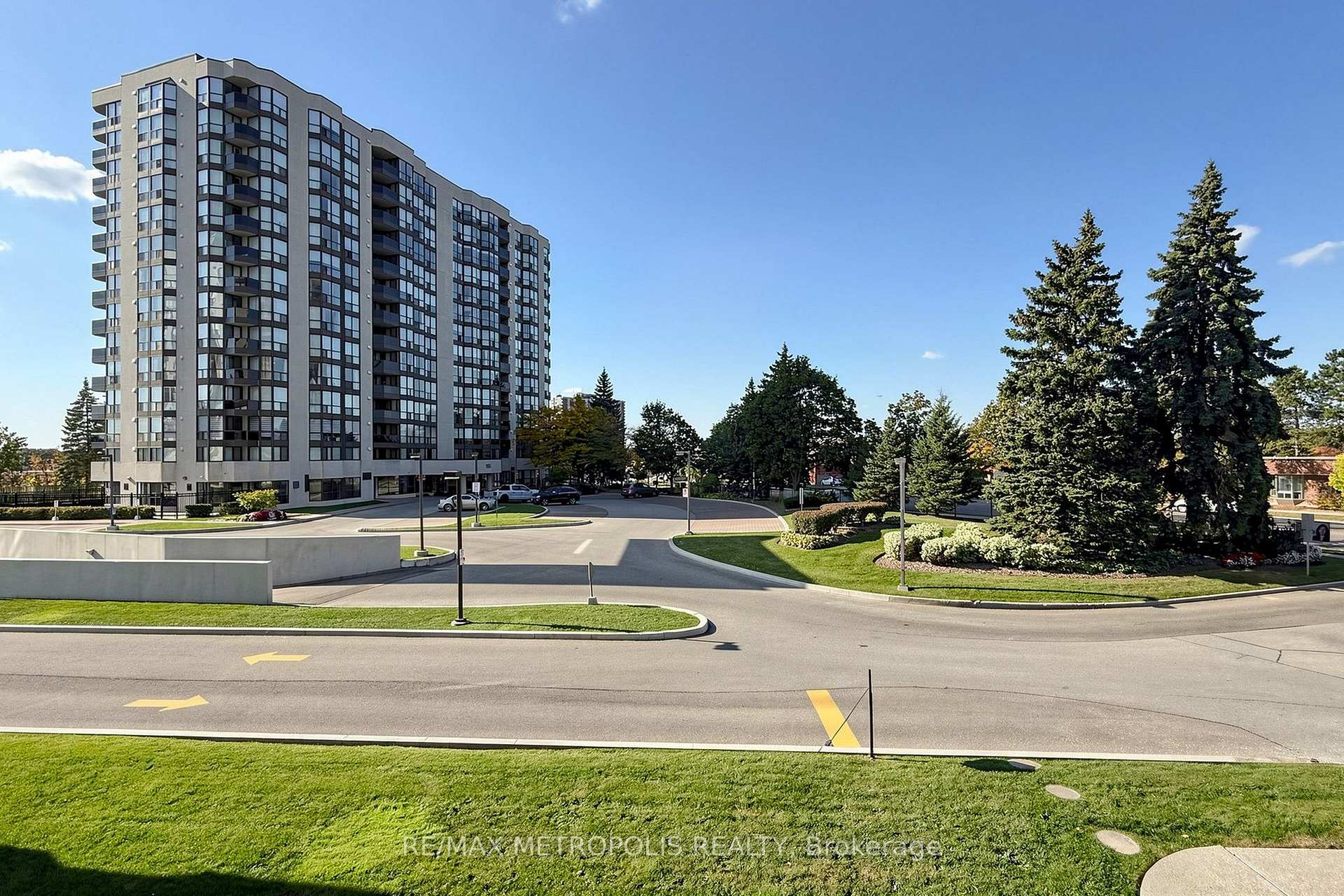 1111 Bough Beeches Boulevard 207, Mississauga, ON L4W 4N1, Mississauga, ON — photo 48 of 49
