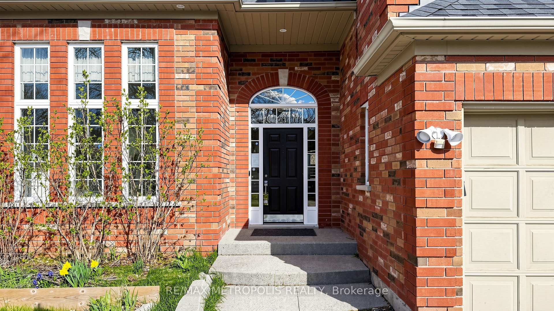 183 Valmont Court, Hamilton, ON L9G 5A1, Hamilton, ON — photo 6 of 57