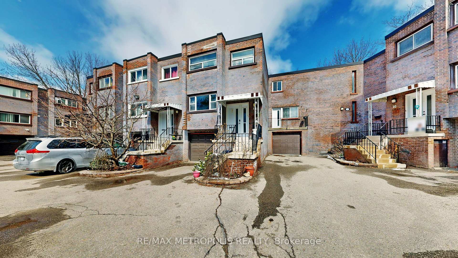 13 Candy Court Way 13, Toronto, ON M2R 2Y7, Toronto C07, ON — photo 1 of 48