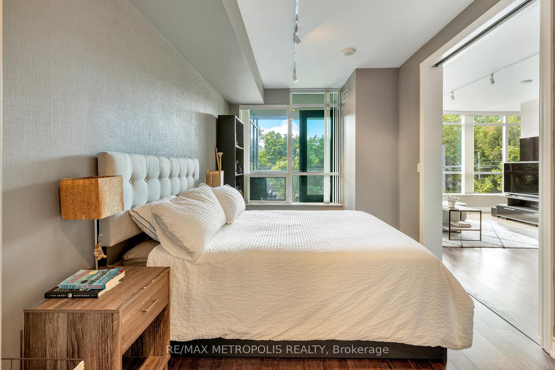 215 Fort York Boulevard 208, Toronto C01, ON M5V 4A2, Toronto C01, ON — photo 17 of 25