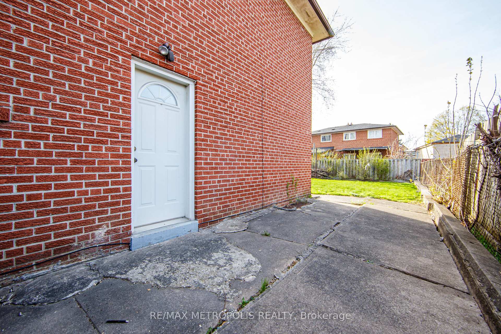 110 Stevenson Road, Toronto, ON M9V 2B5, Toronto W10, ON — photo 33 of 35