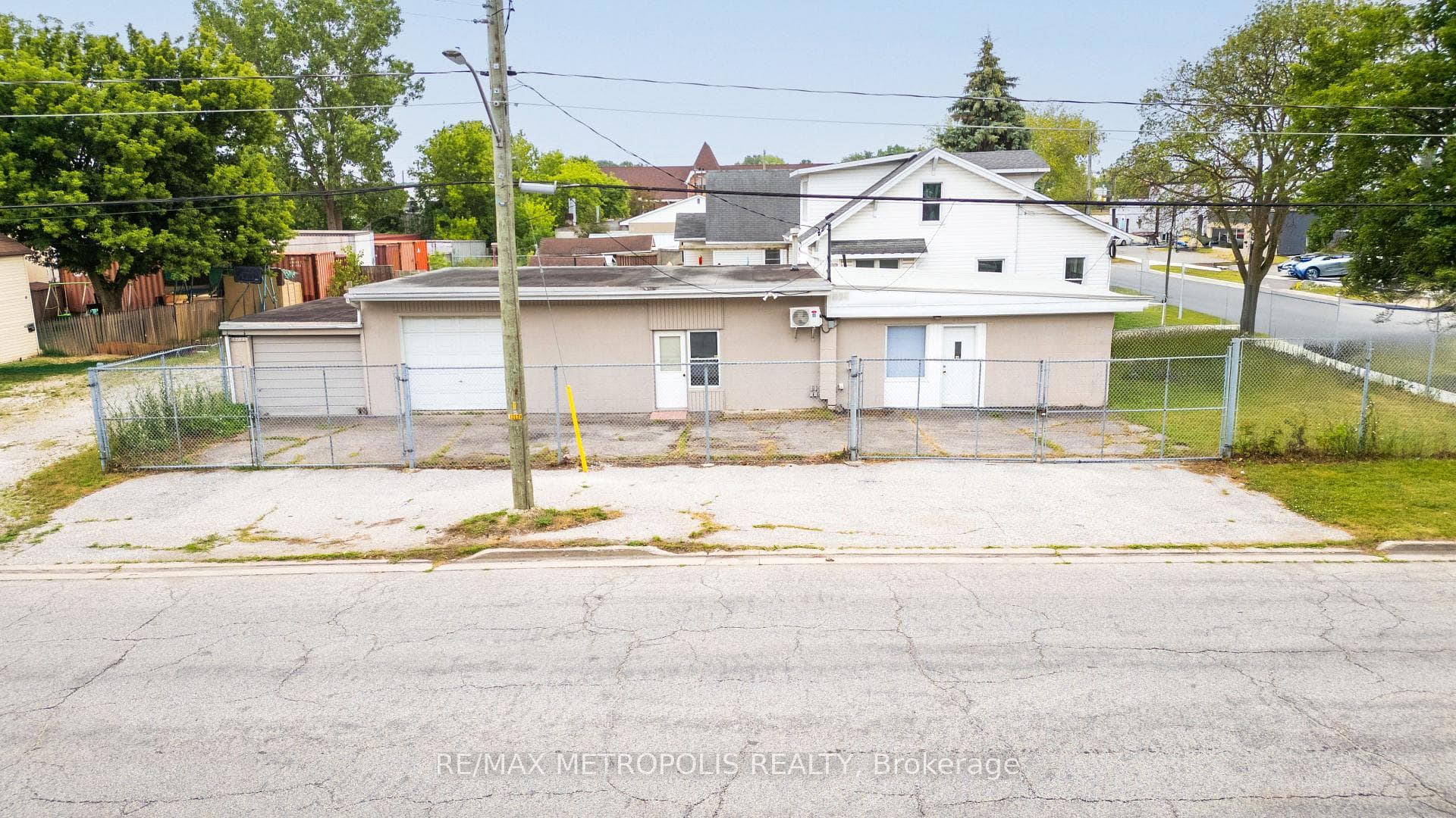 431 Campbell Street, Sarnia, ON N7T 2J1, Sarnia, ON — photo 1 of 48